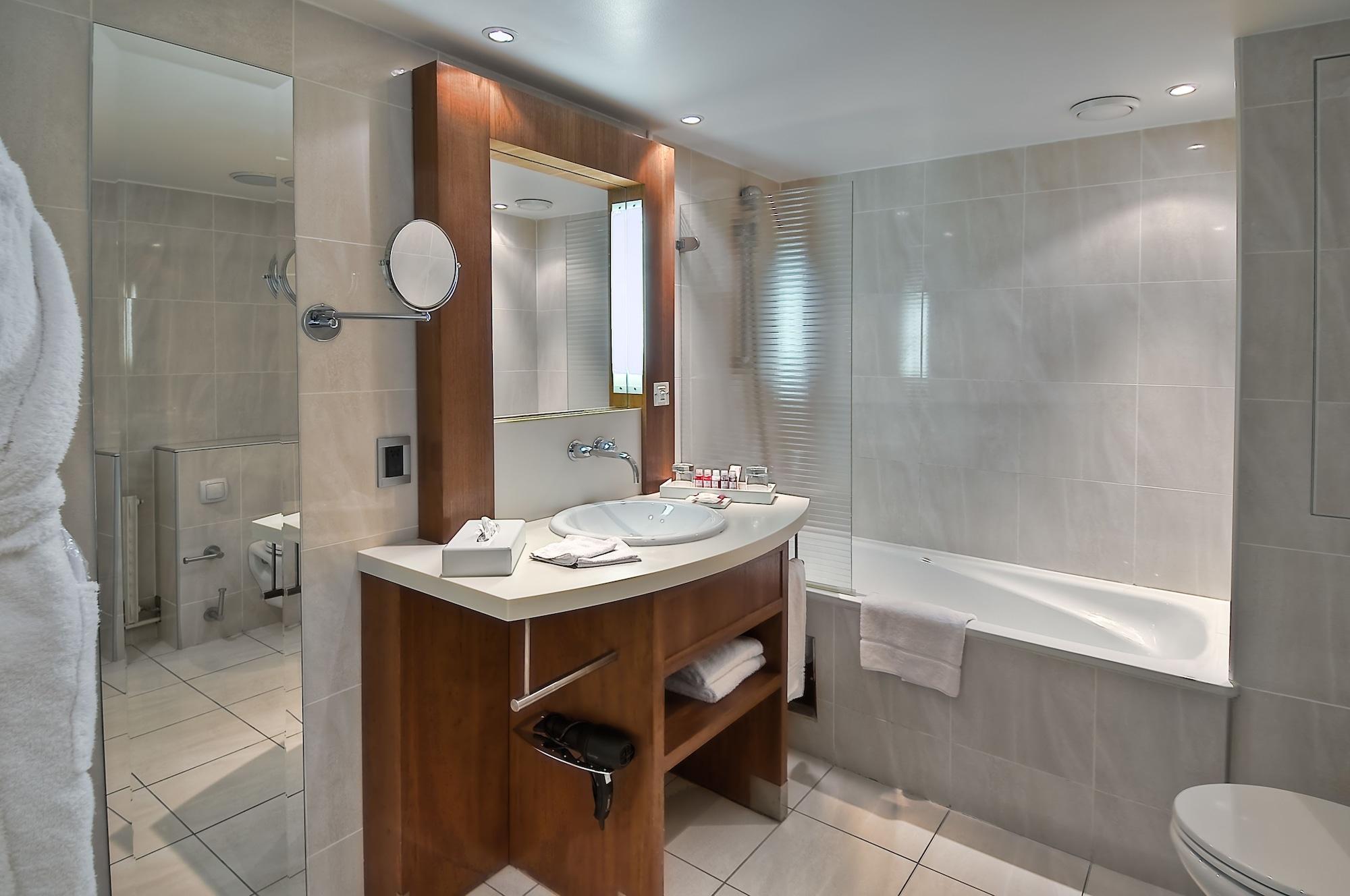 Hotel La Maison Champs Elysées Parigi