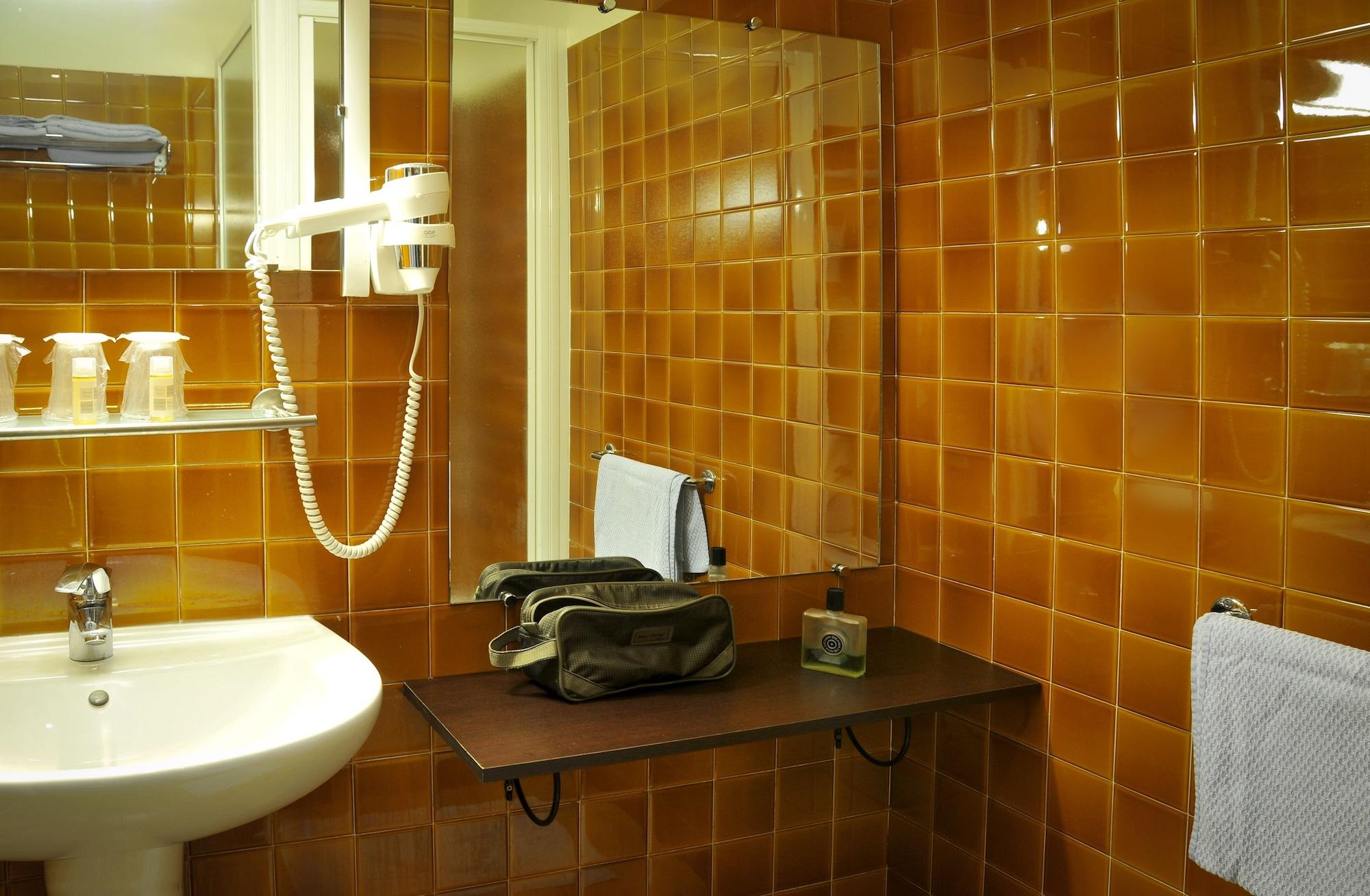 Hotel Eden Montmartre 3*