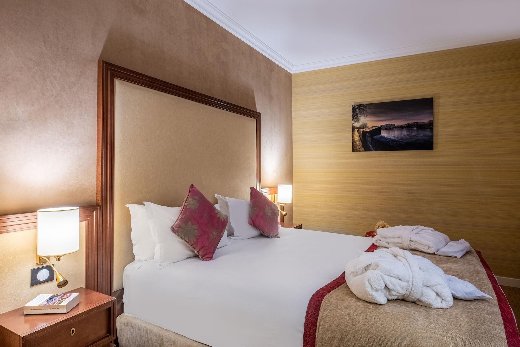 85 Saint Honore 3* Parigi