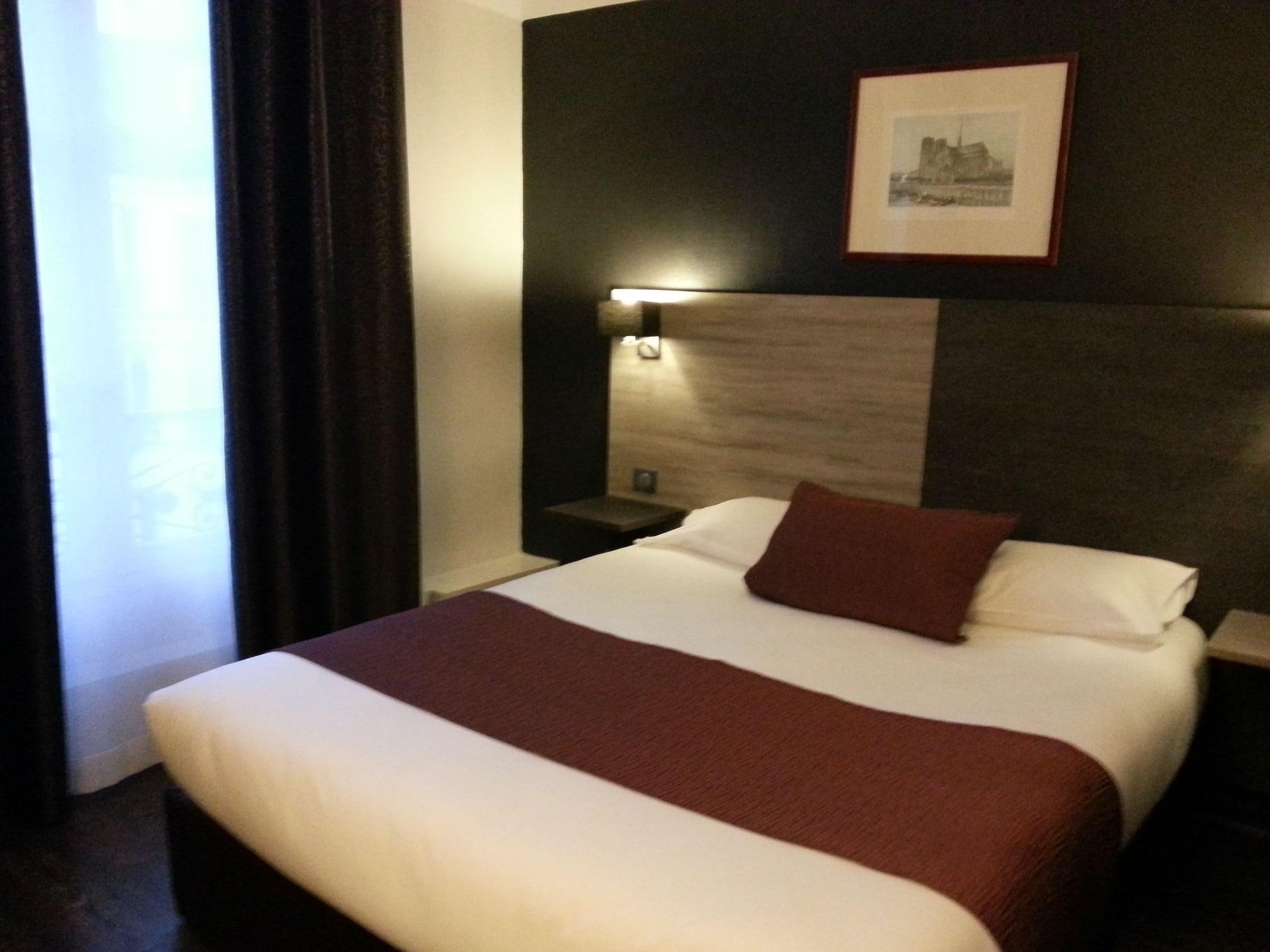 Derby Eiffel 3* Parigi