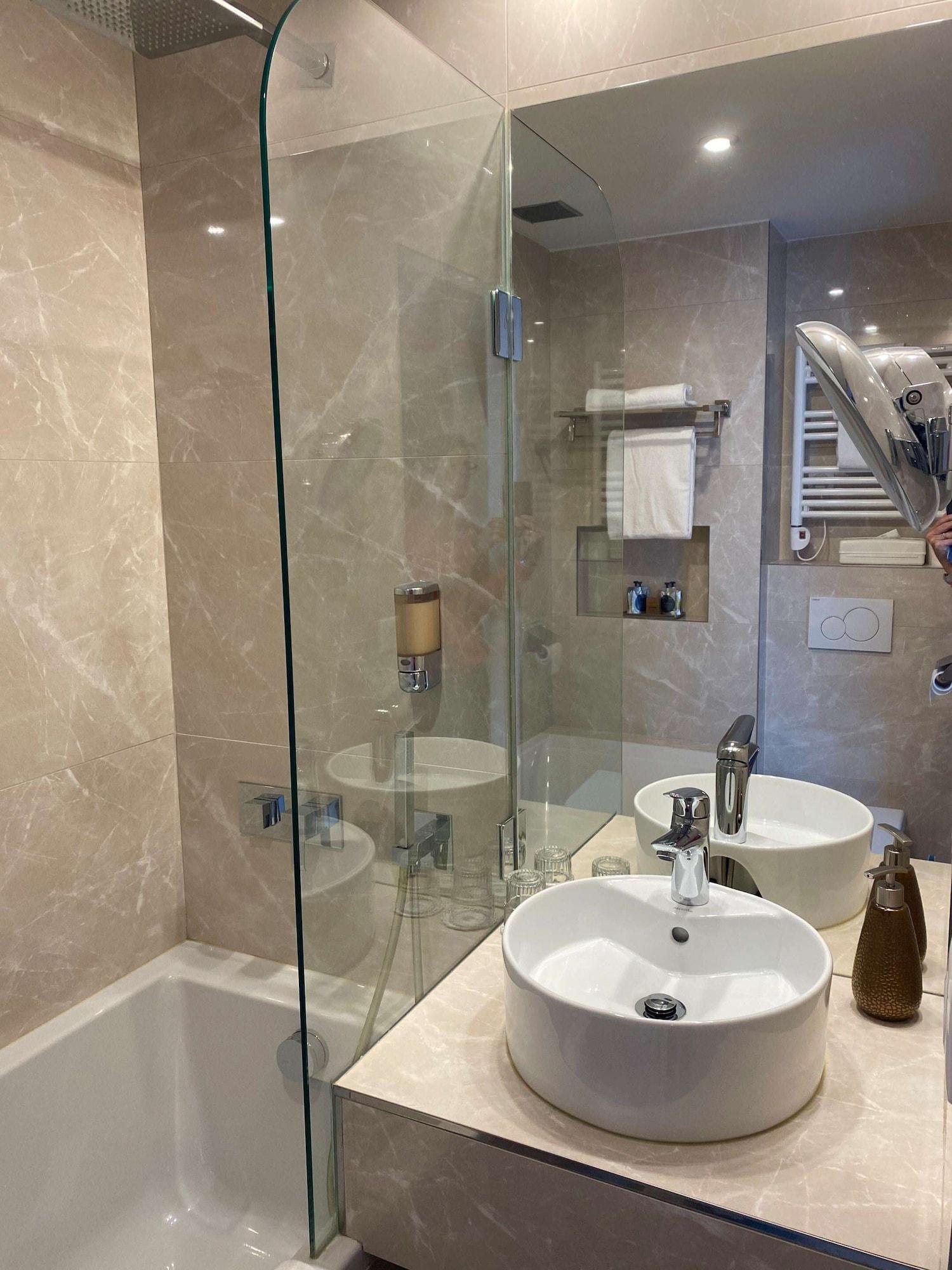 Hotel Louvre Sainte Anne 3*