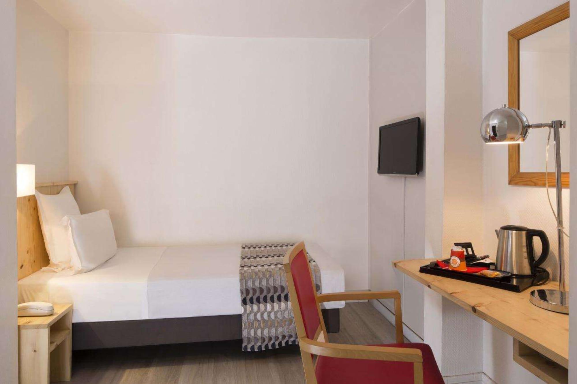 Hotel Le Compostelle Parigi