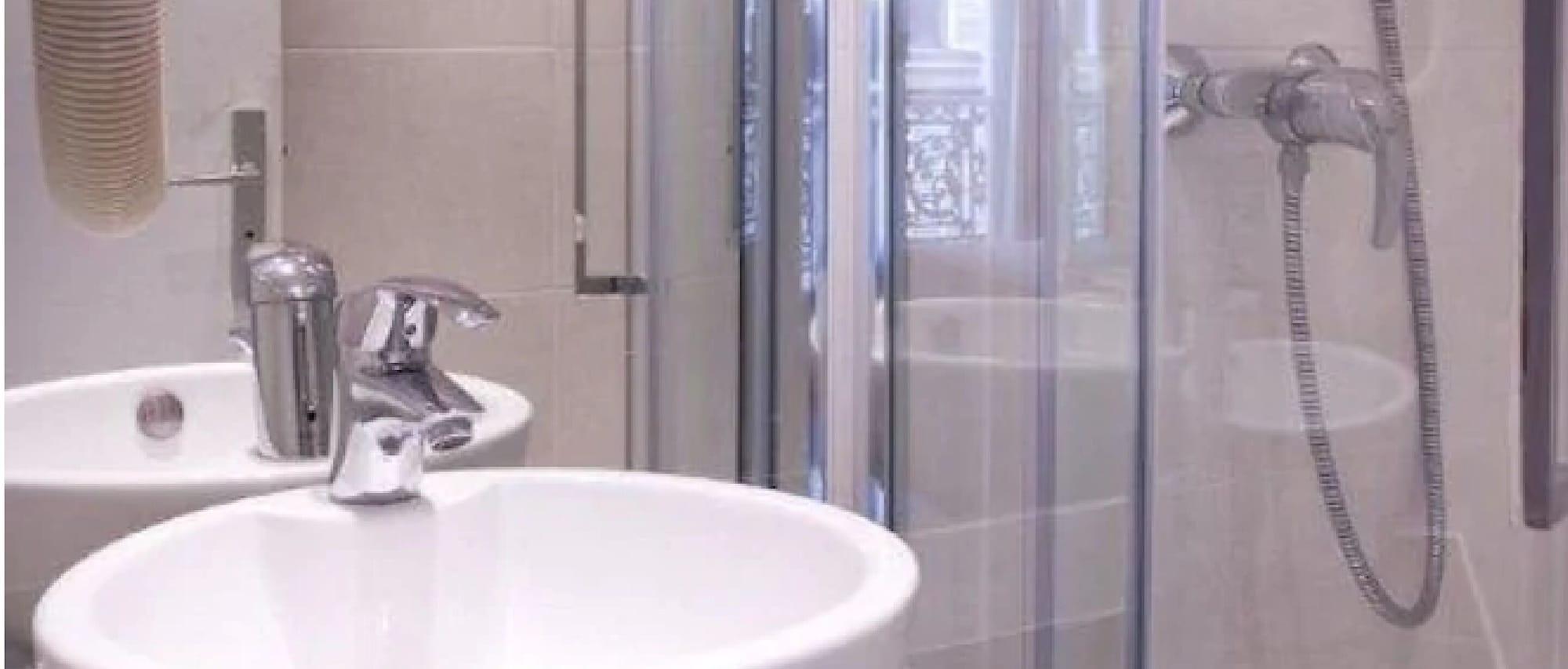 Le Compostelle 3* Parigi