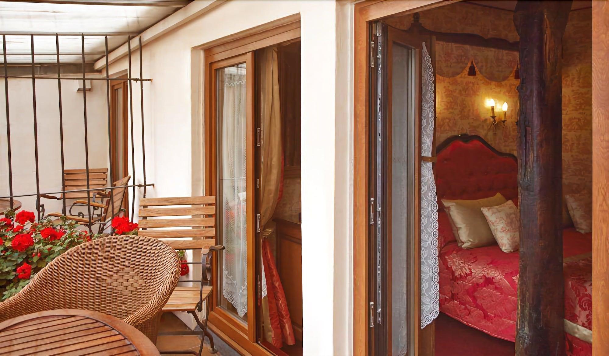 Hotel Grand Dechampaigne 3*