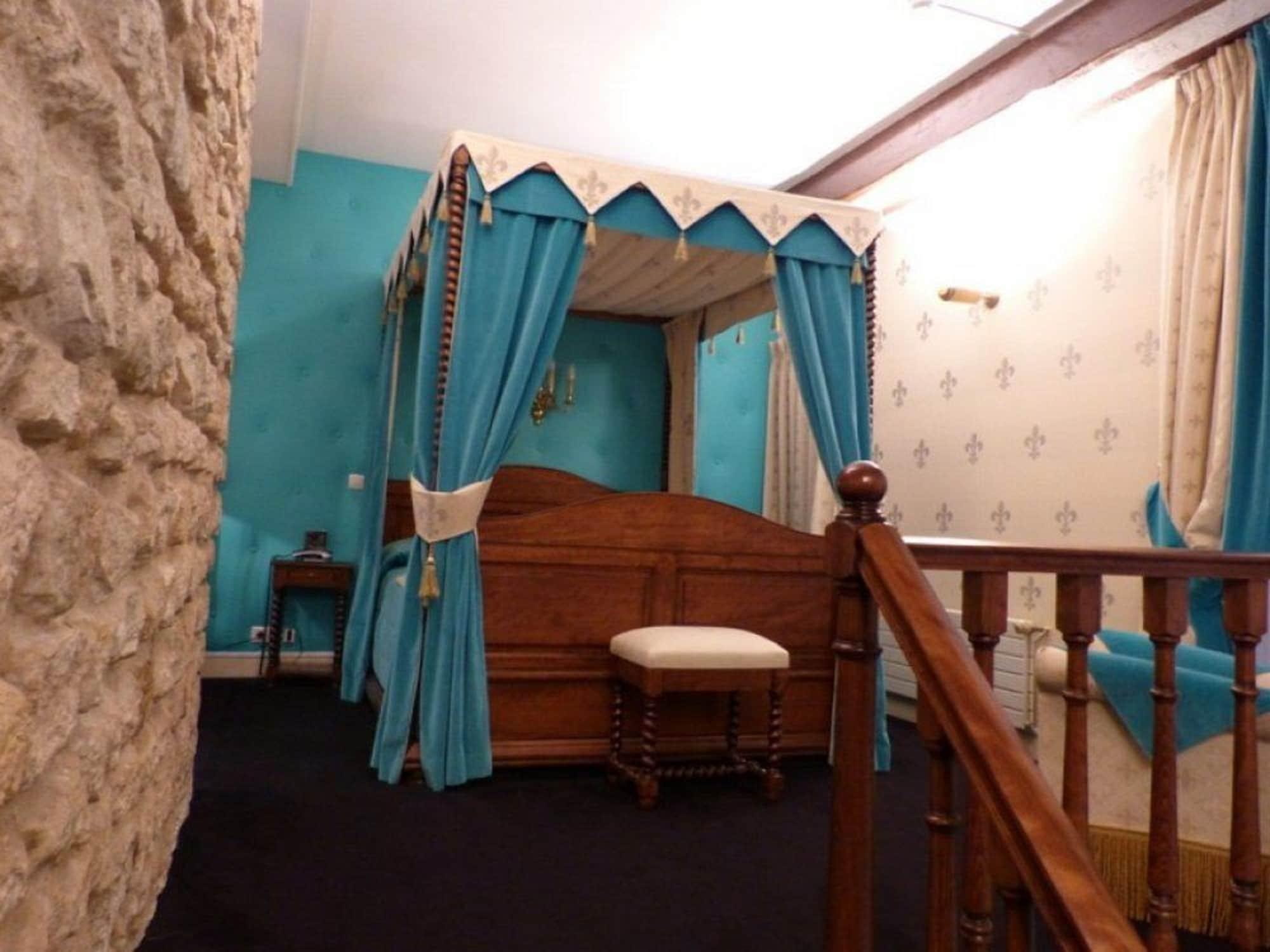 Grand Dechampaigne Hotel 3*