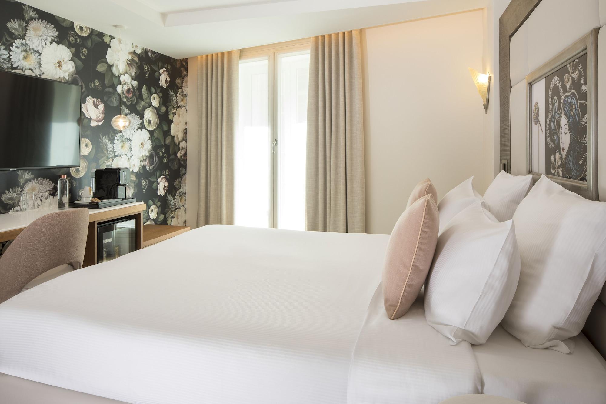 Des Champs-elysees 4* Paris