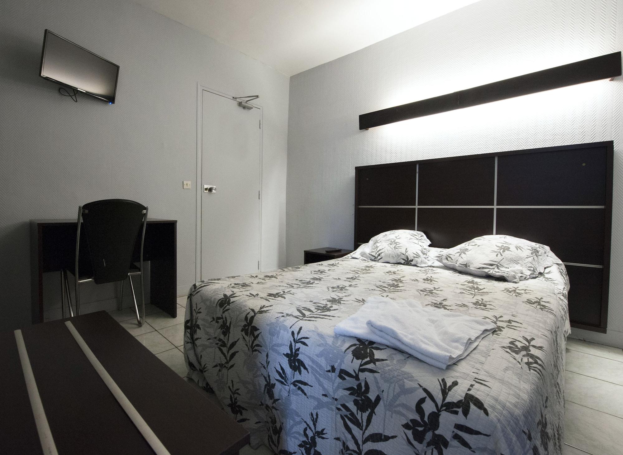 Hotel Du Globe 18 Parigi