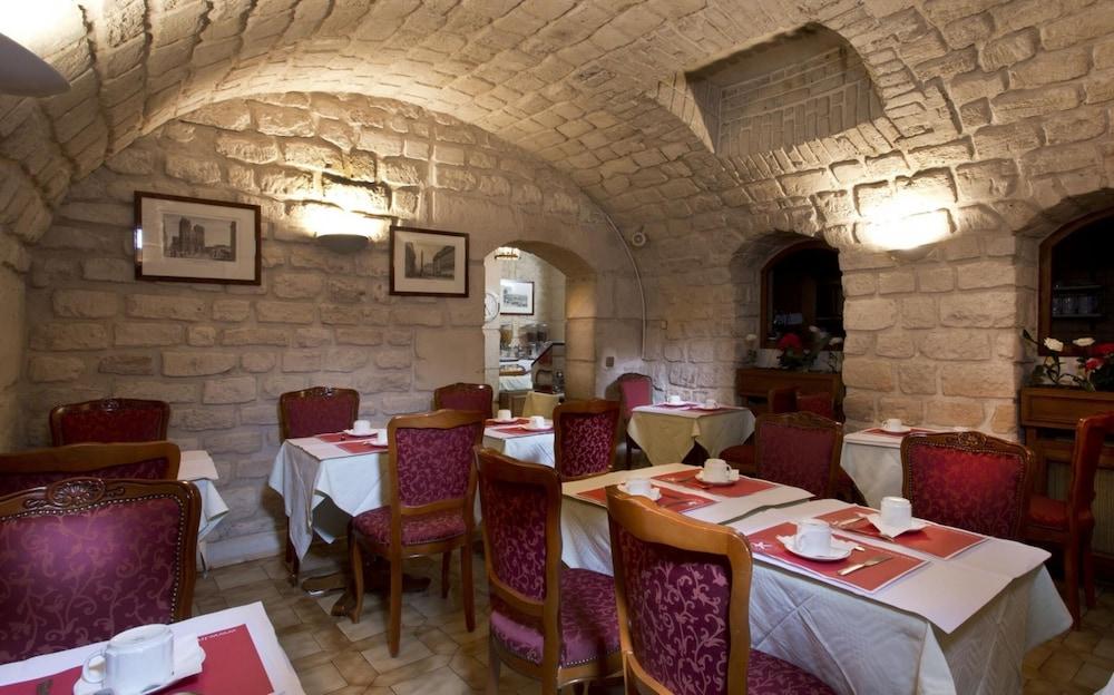 Hotel Meslay Republique 3*