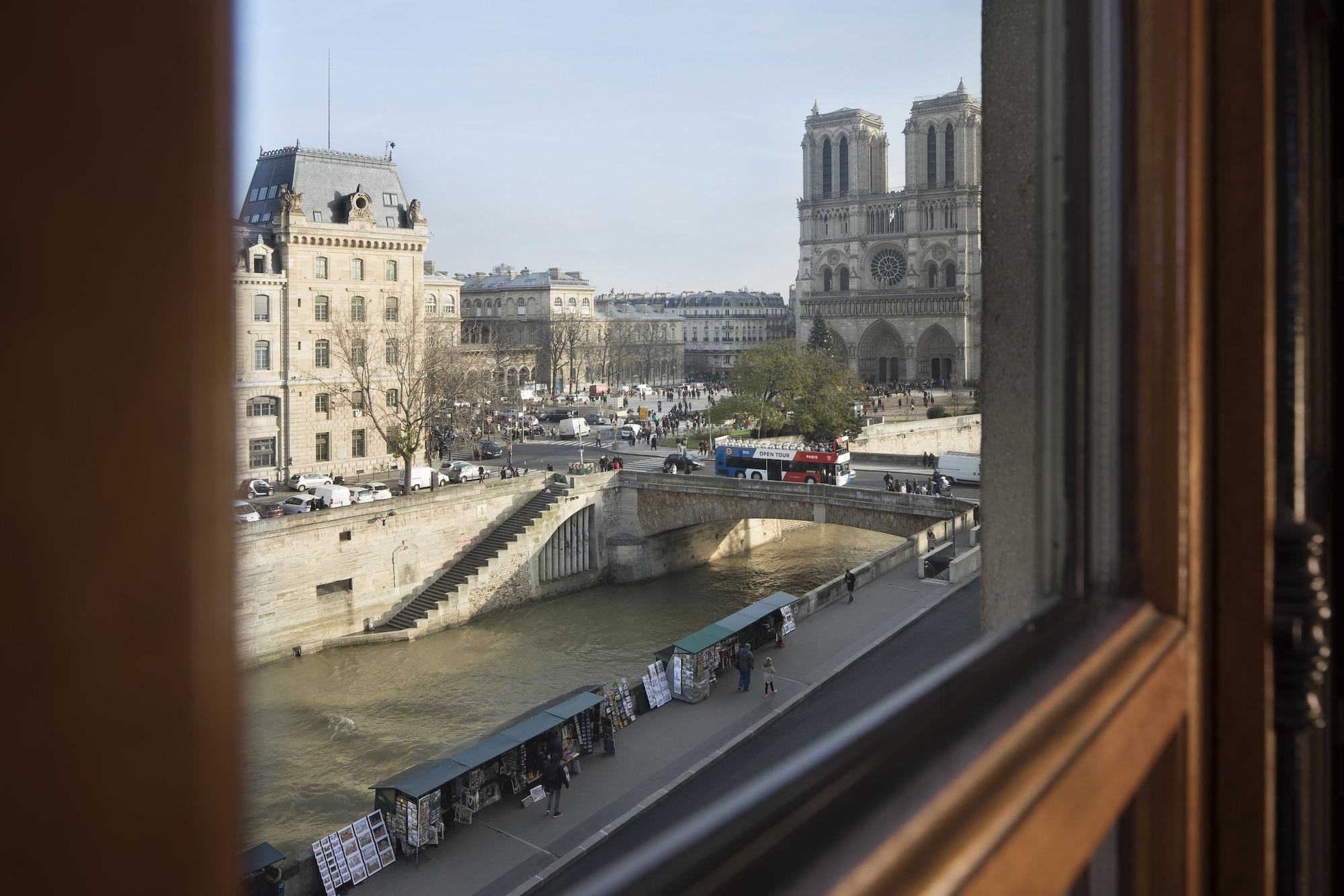 Les Rives De Notre-dame