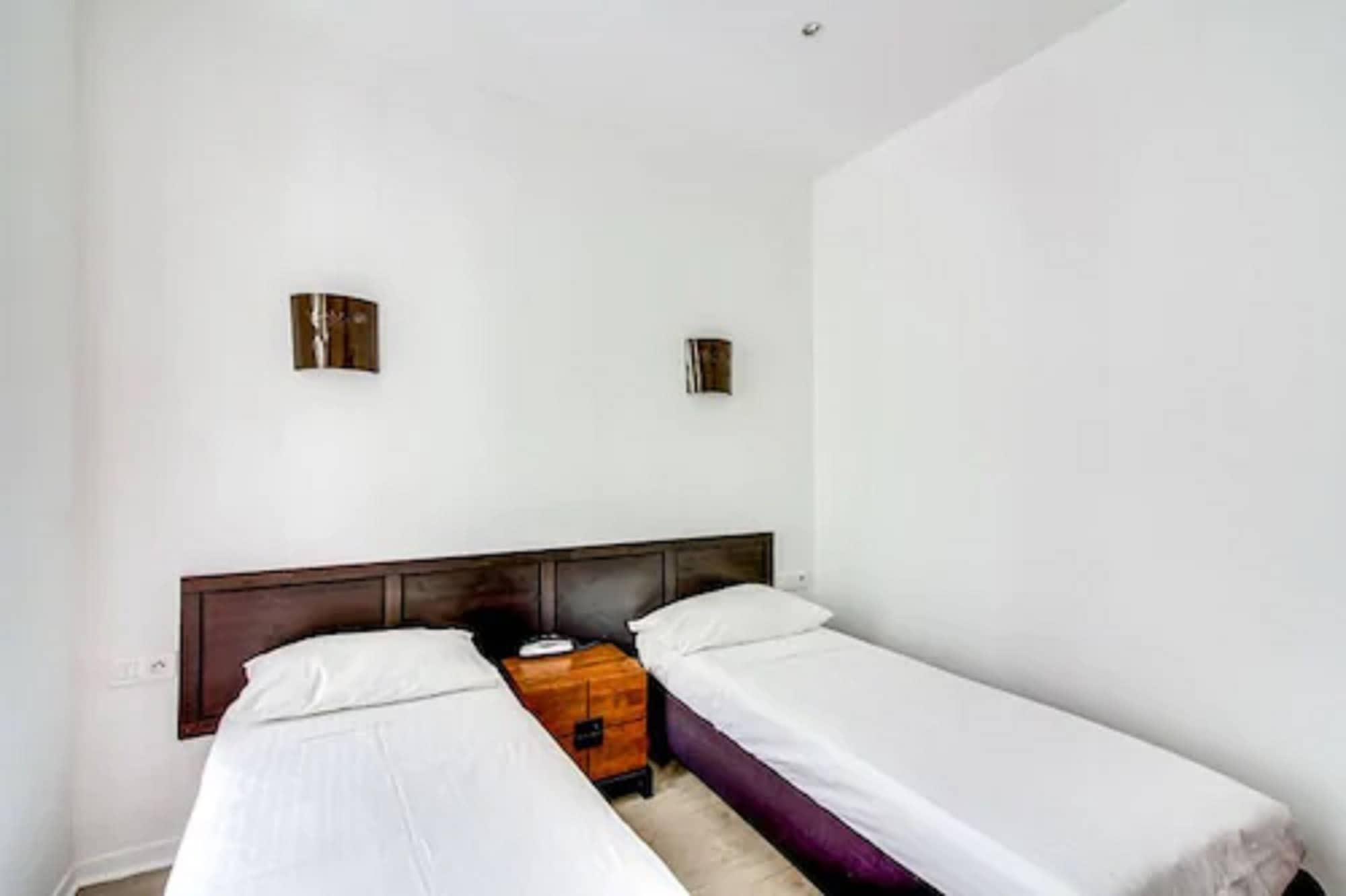 Hotel De Cabourg 2*