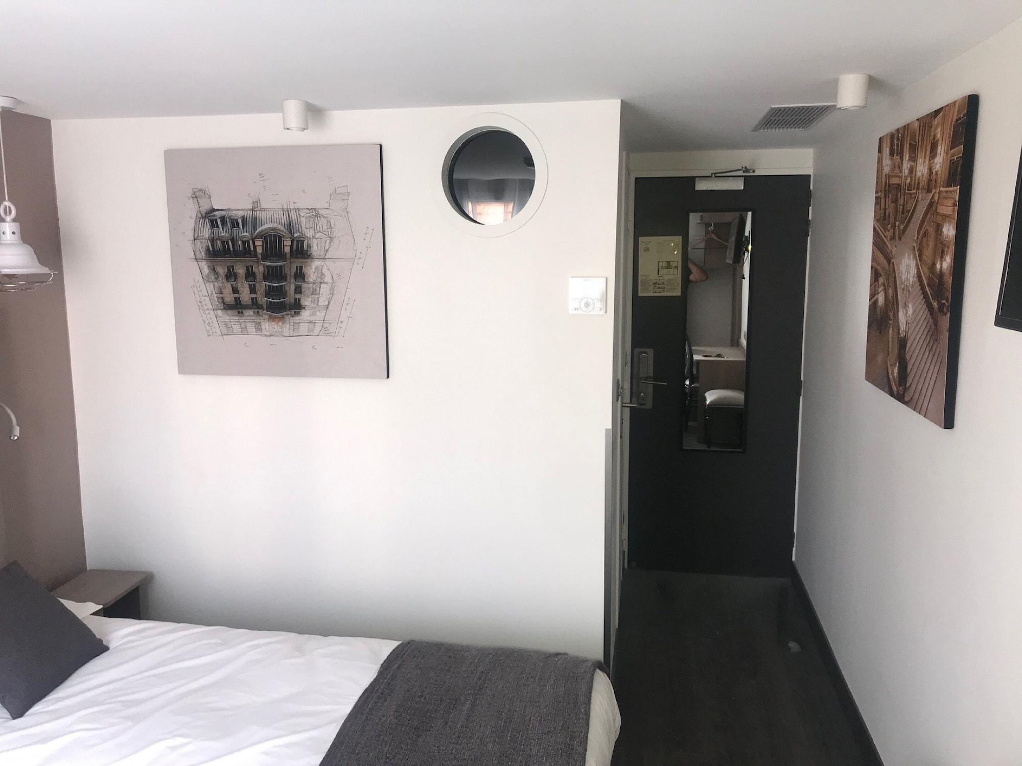 Hotel De Montmartre Parigi