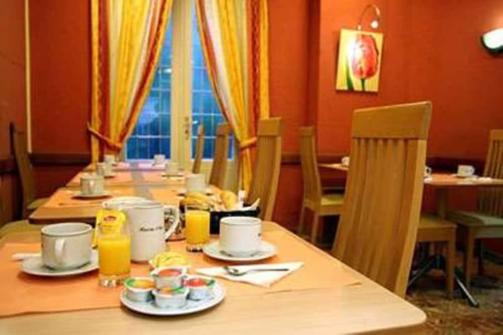 Des Trois Gares Hotel 3*