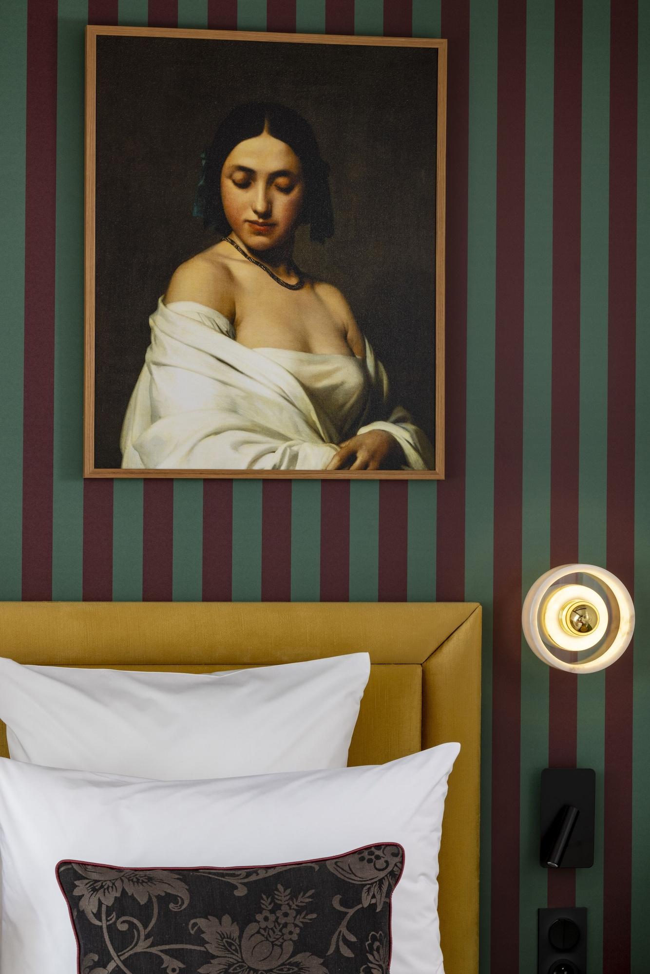 Louis Ii 4*