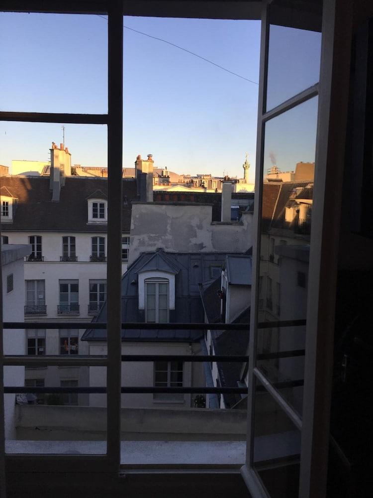 Boutique De La Place Des Vosges Hotel Parigi