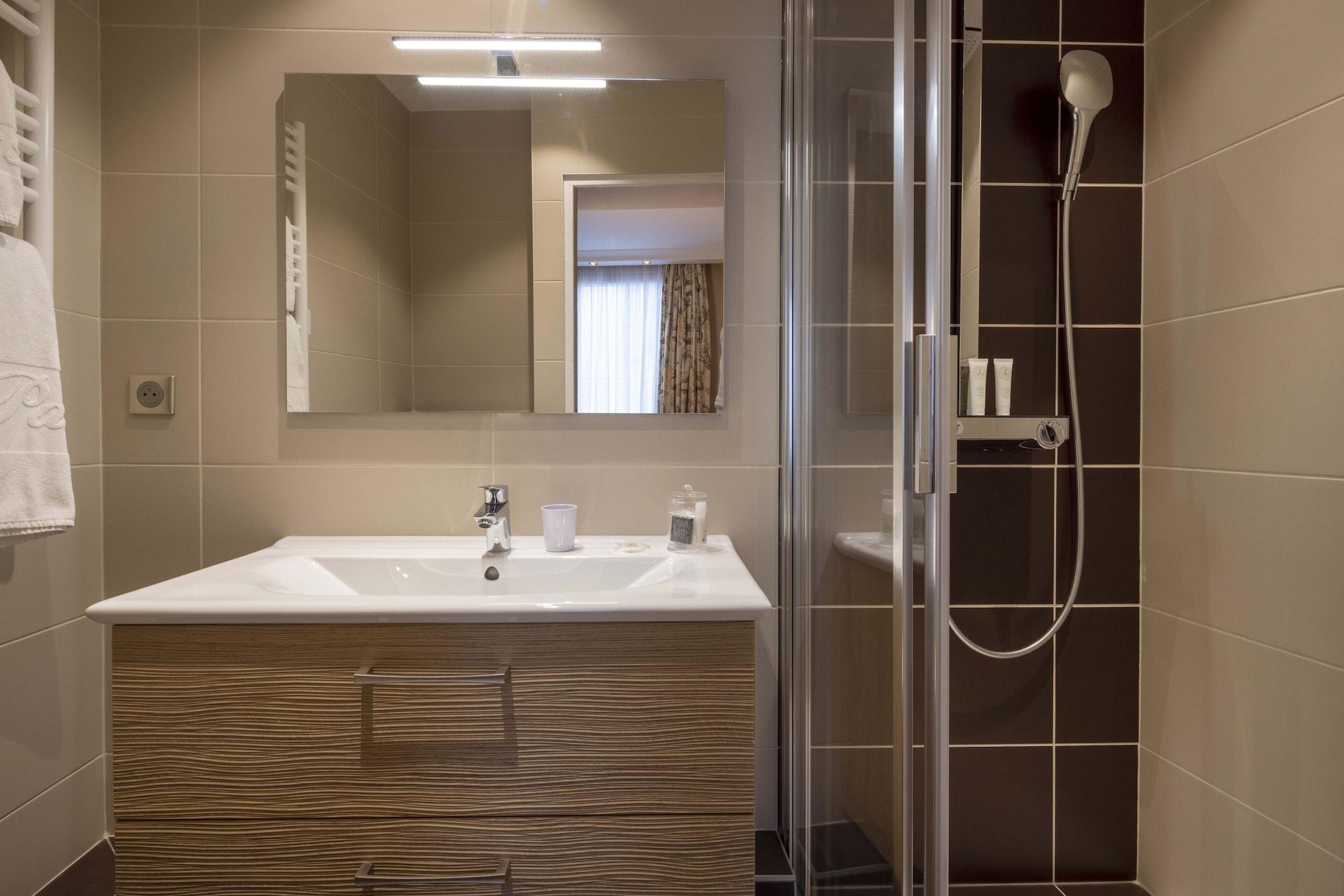 Le Regent Hotel