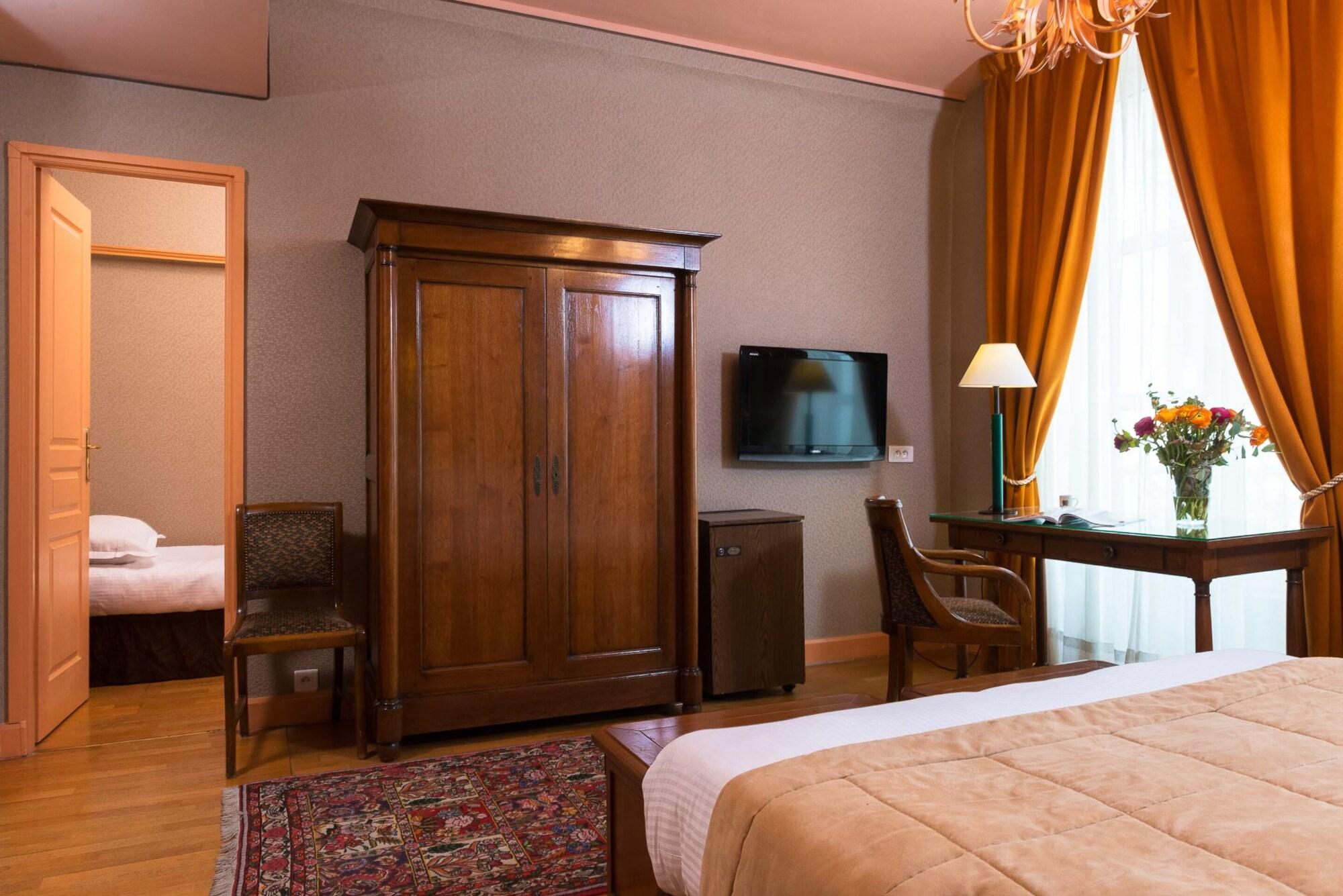 Du Palais Bourbon 3* Parigi