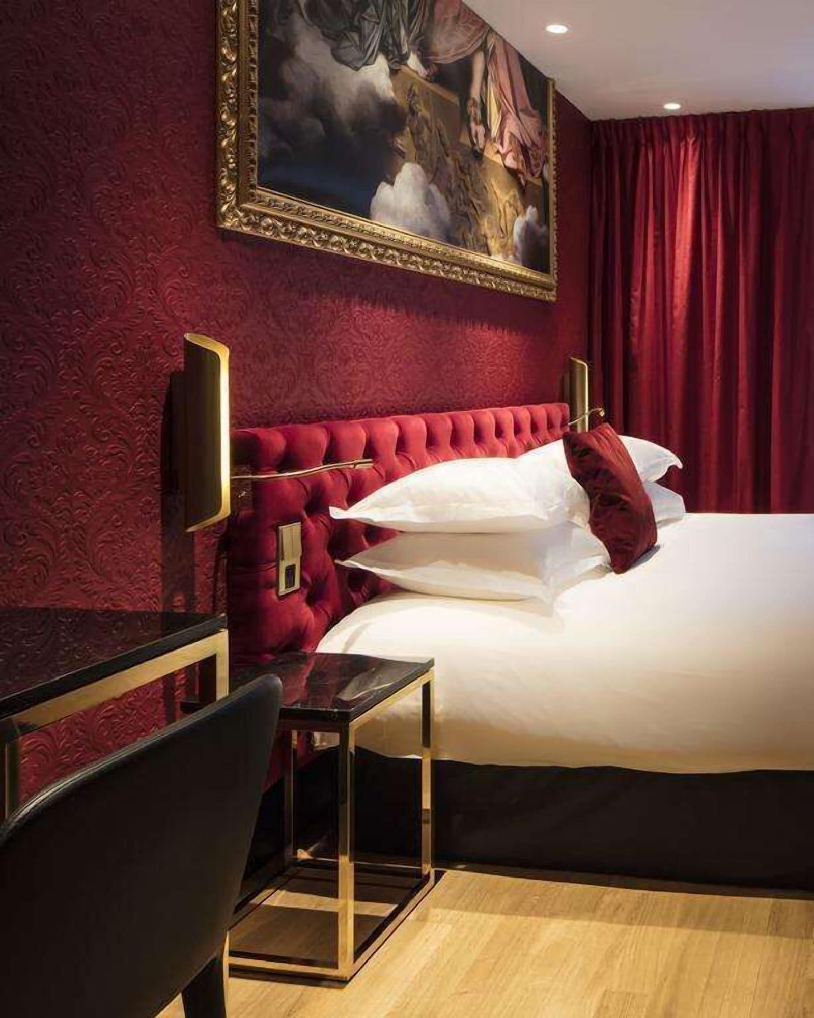 Hotel Eiffel Petit Louvre 3*