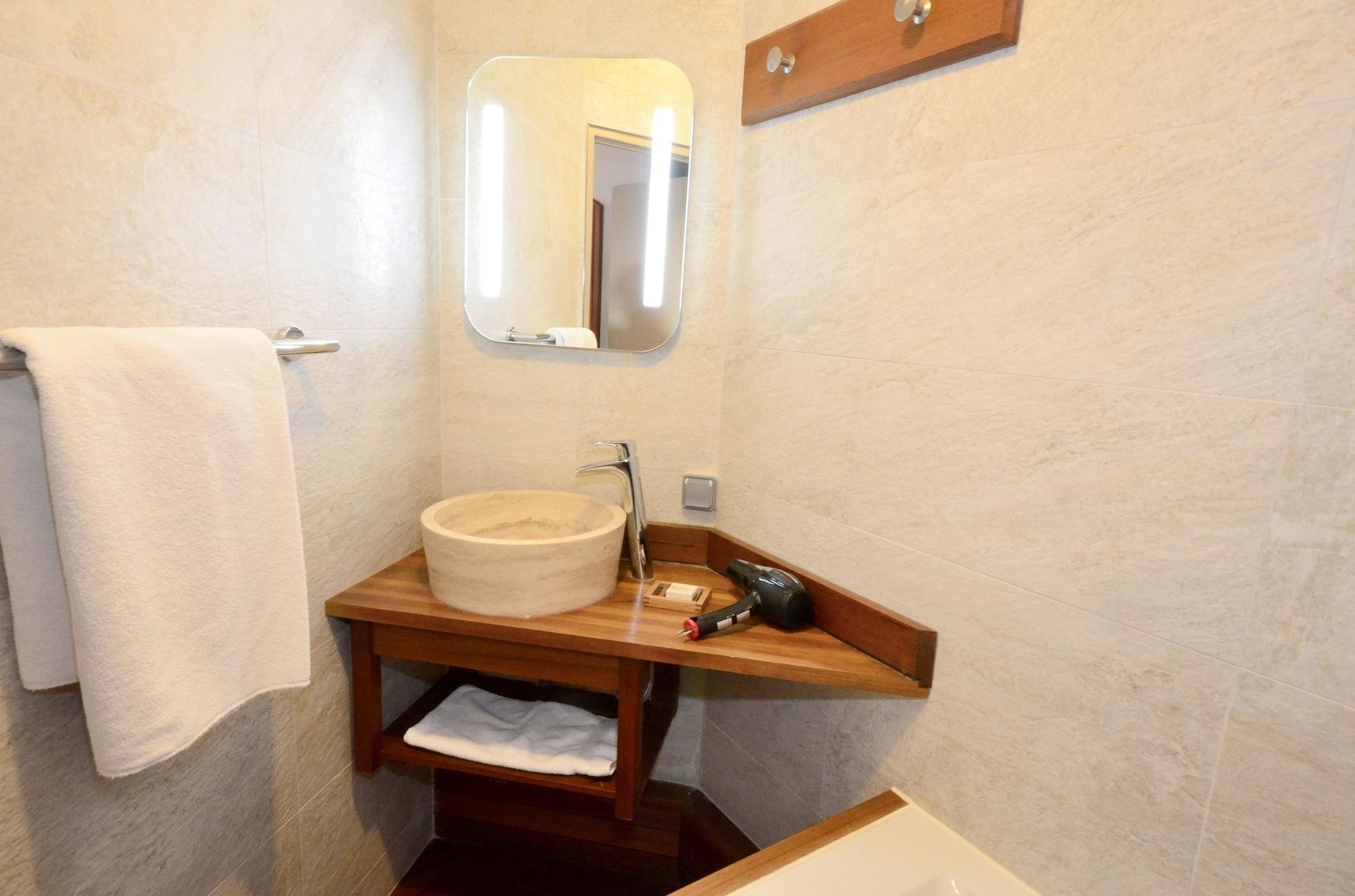 Confort 13 (adults Only) Hotel 3*