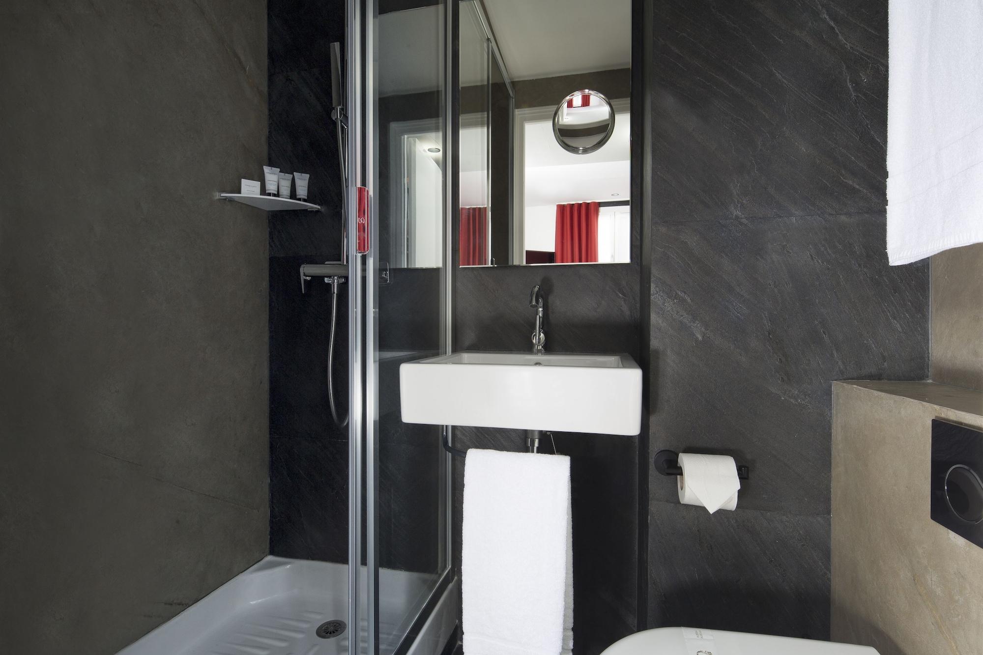 Pilime Hotel Parigi
