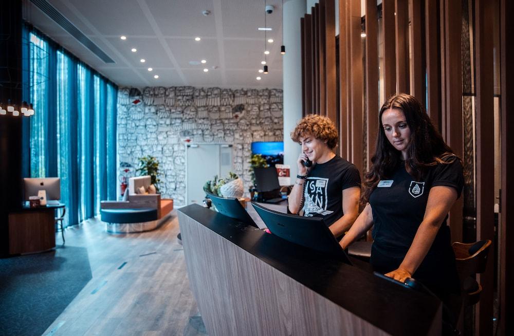 Hotel The Originals Boutique, Maison Montmartre Les Puces 4*