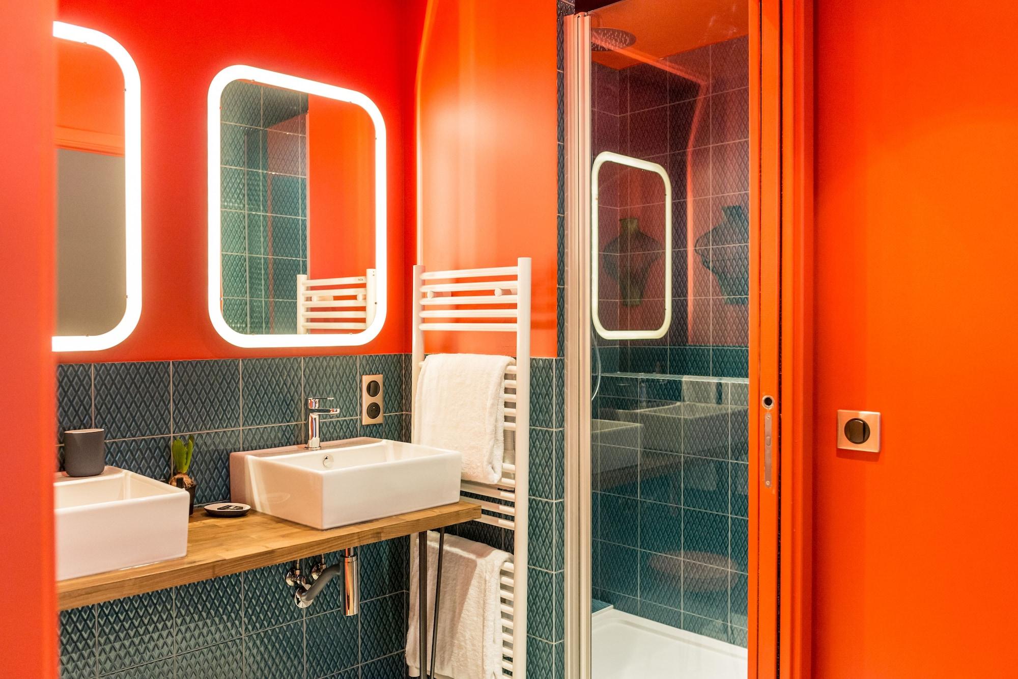 1er Etage Sopi-montmartre 3* Parigi