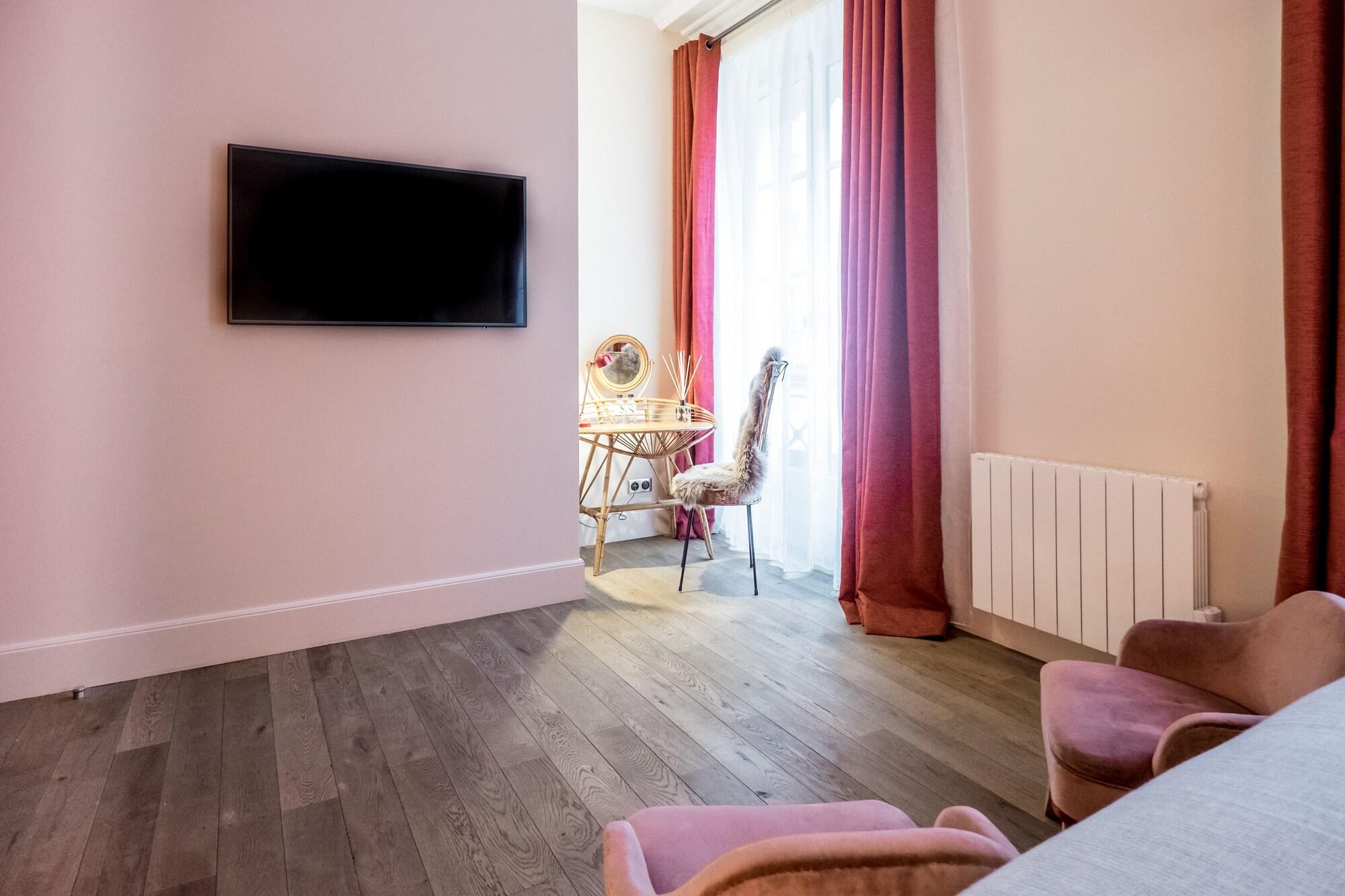 1er Etage Sopi-montmartre 3*