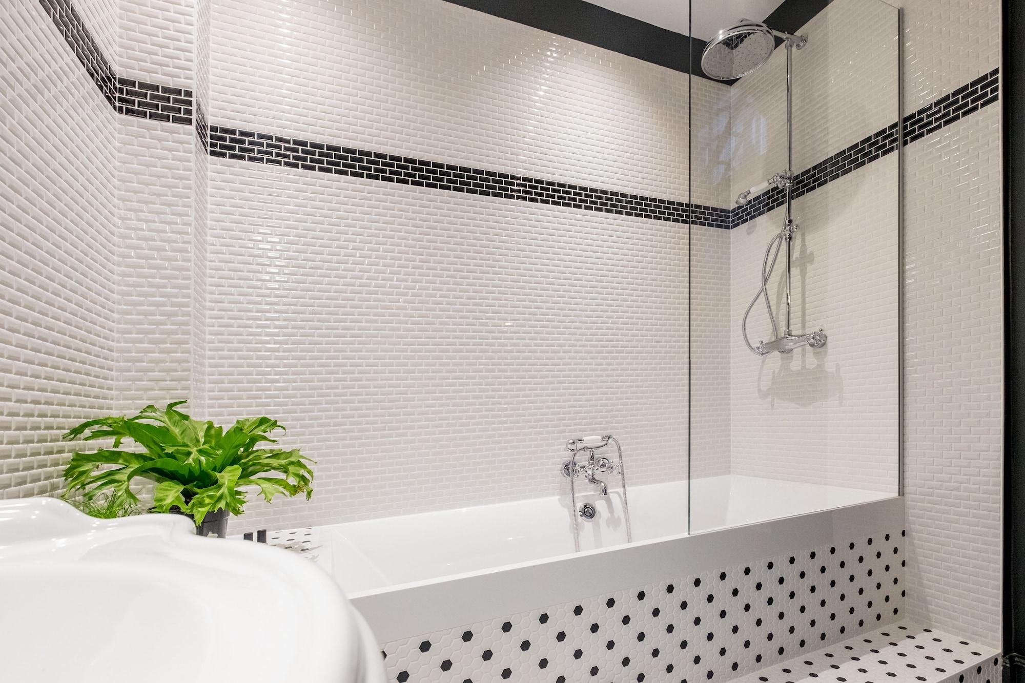 1er Etage Sopi-montmartre 3* Parigi