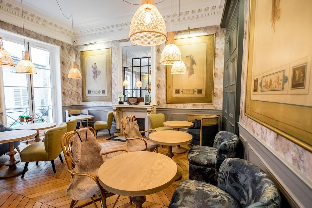 1er Etage Sopi-montmartre Parigi