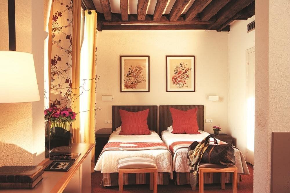 L De Lutece - Notre-dame Hotel