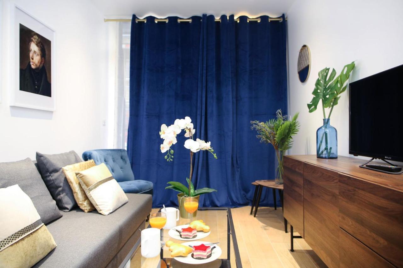 Apartment Big Studio Close To Montorgeuil Local Commercial Paris