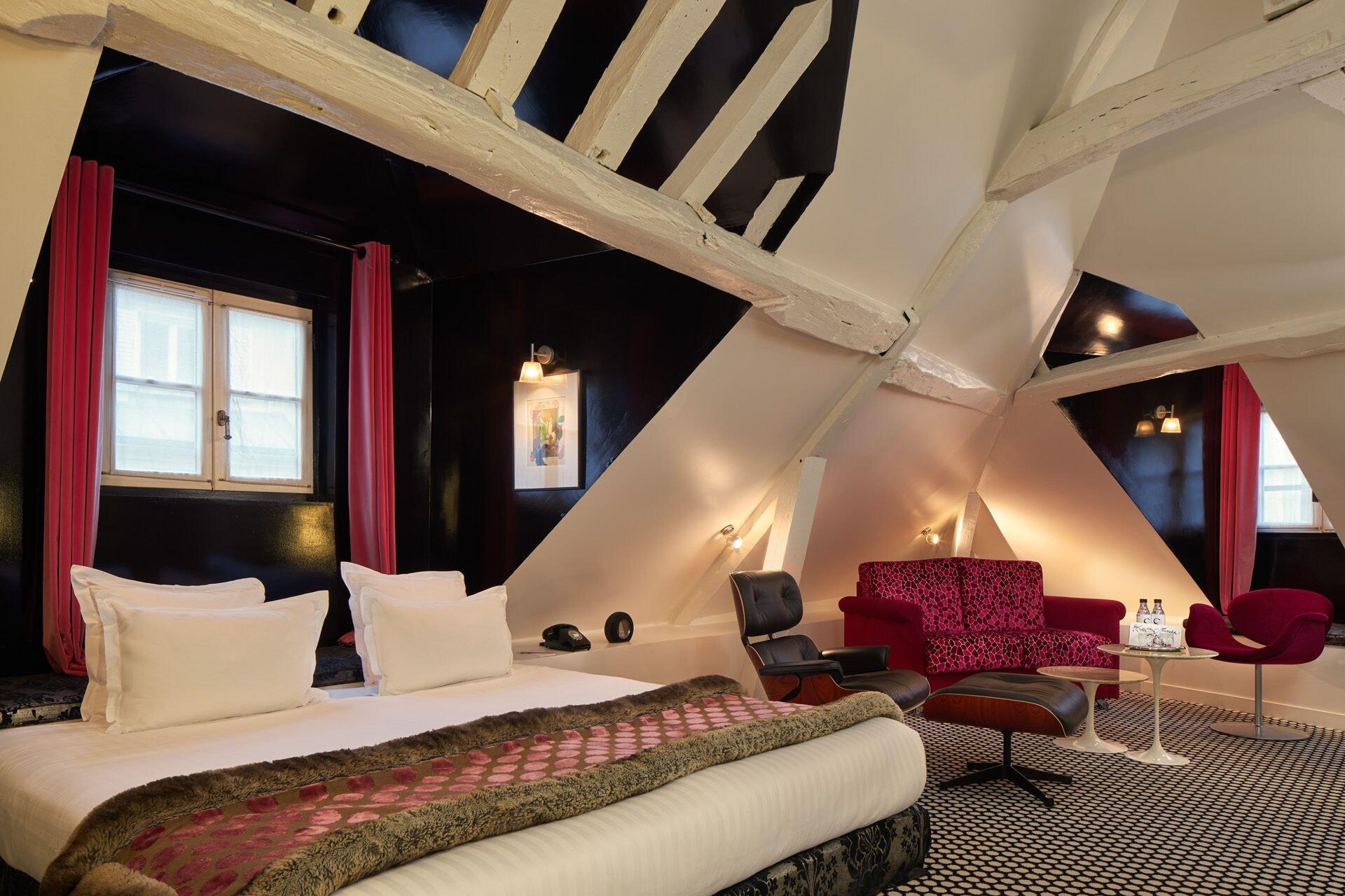 Du Petit Moulin, Haute Couture By Lacroix 4* Parigi