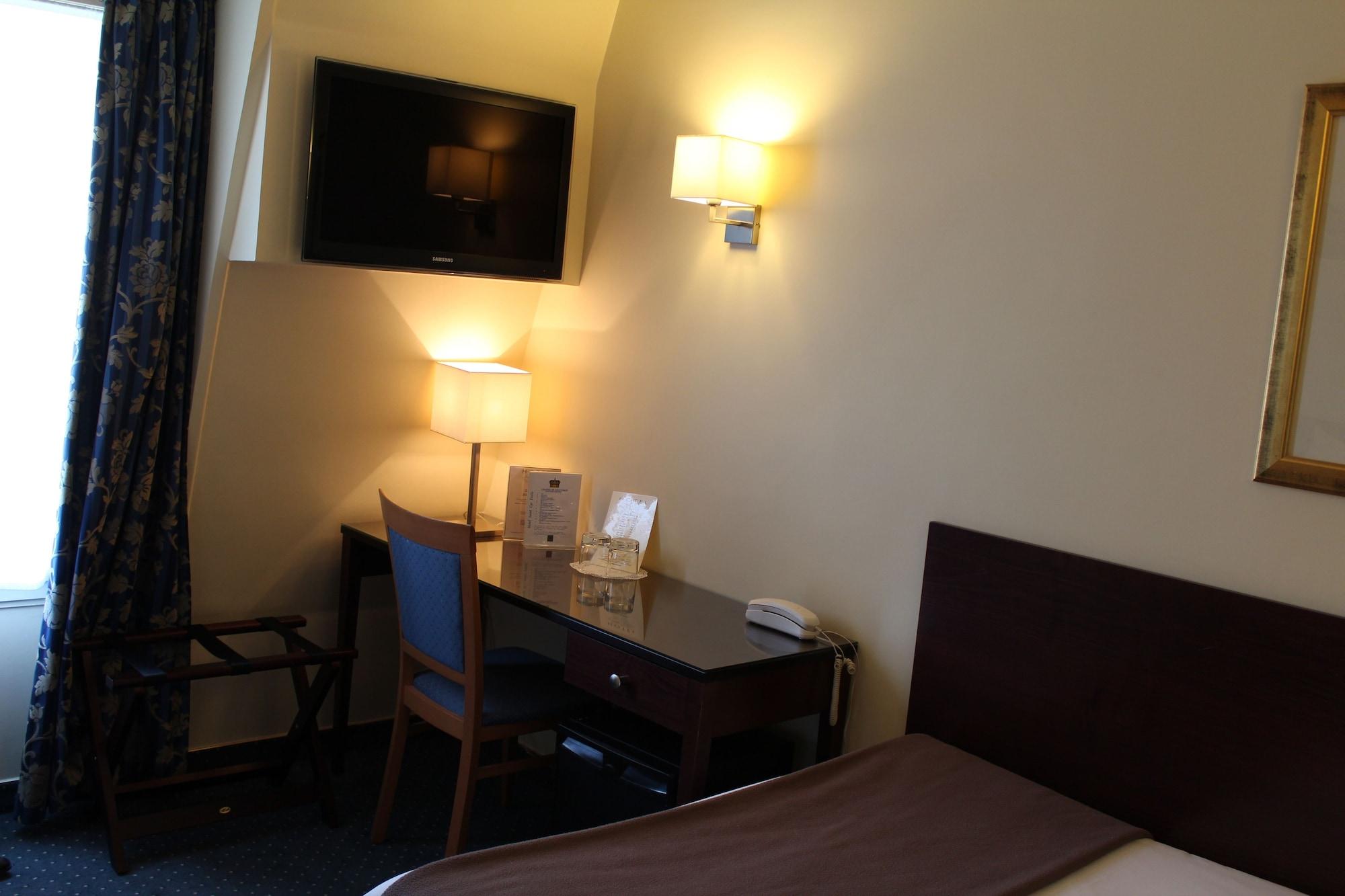Saint Cyr Etoile 3*