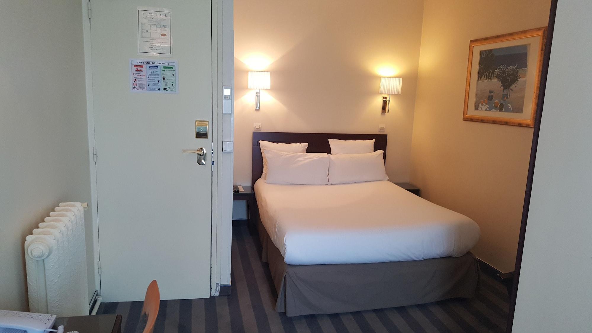 Saint Cyr Etoile Hotel