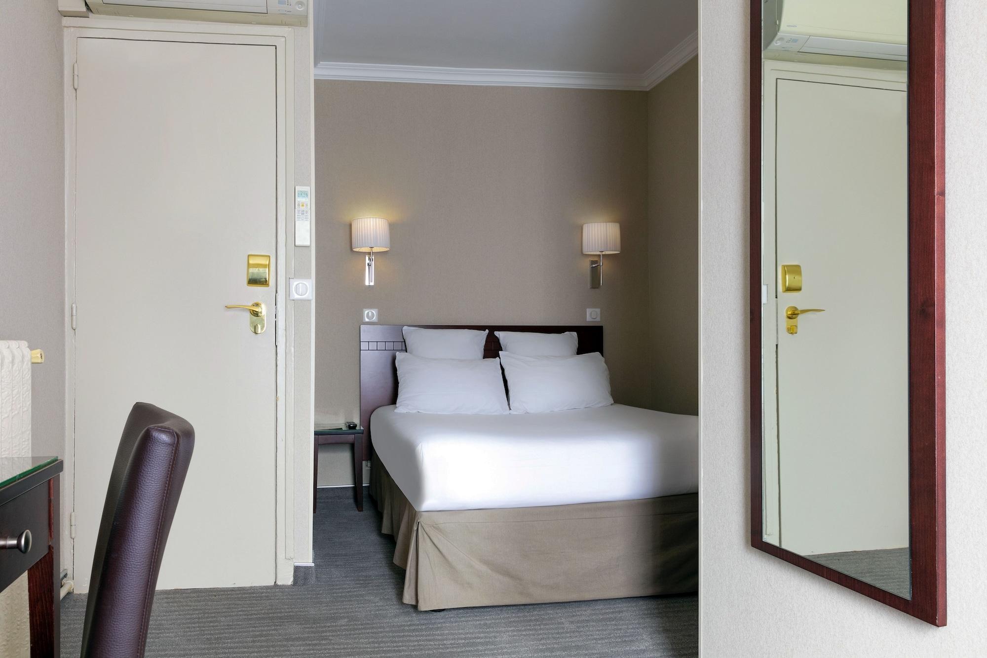 Saint Cyr Etoile Hotel 3*