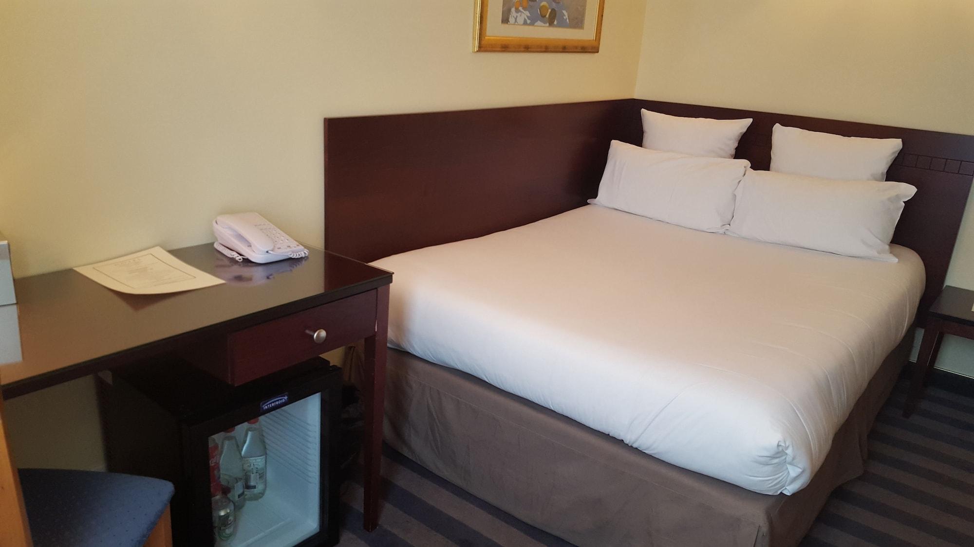 Hotel Saint Cyr Etoile 3*