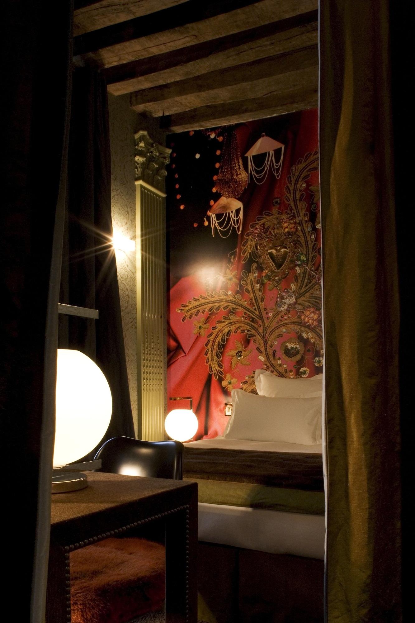Hotel Du Petit Moulin, Haute Couture By Lacroix