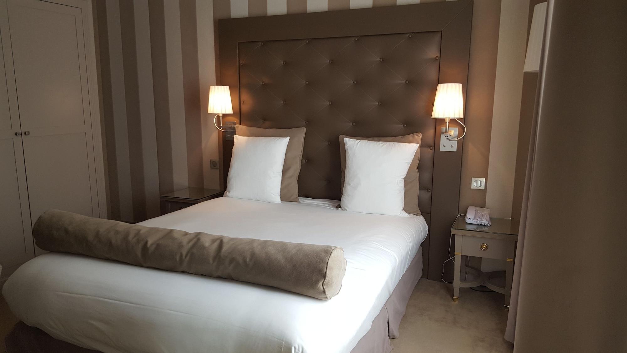 Hotel Saint Cyr Etoile Parigi