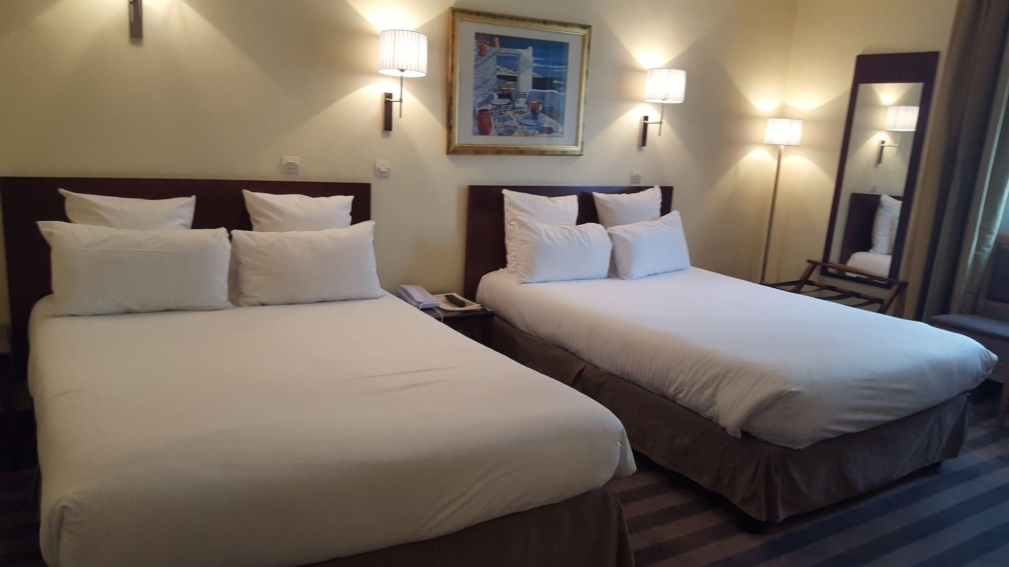 Hotel Saint Cyr Etoile Parigi