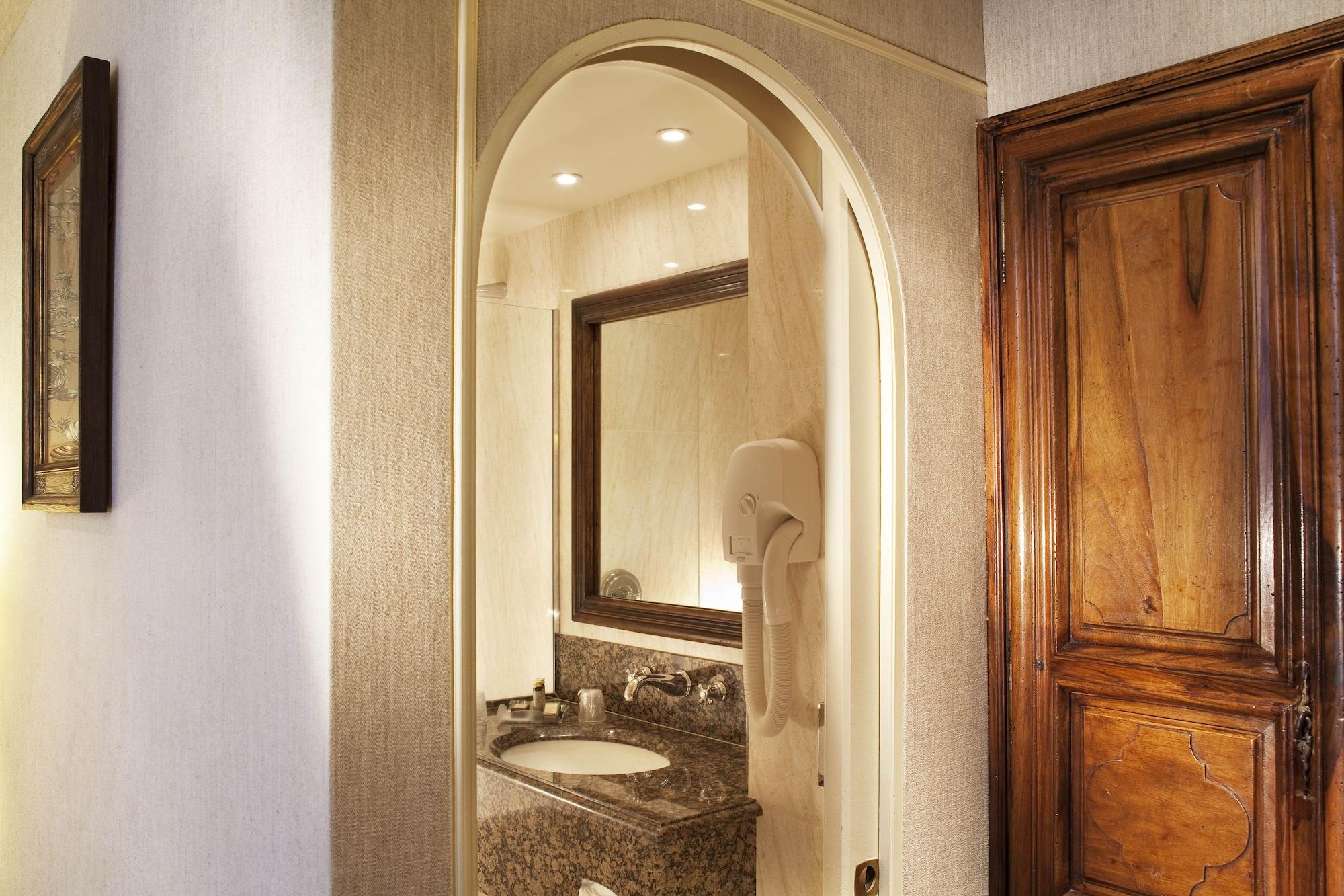 Hotel Western Left Bank St Germain 3*