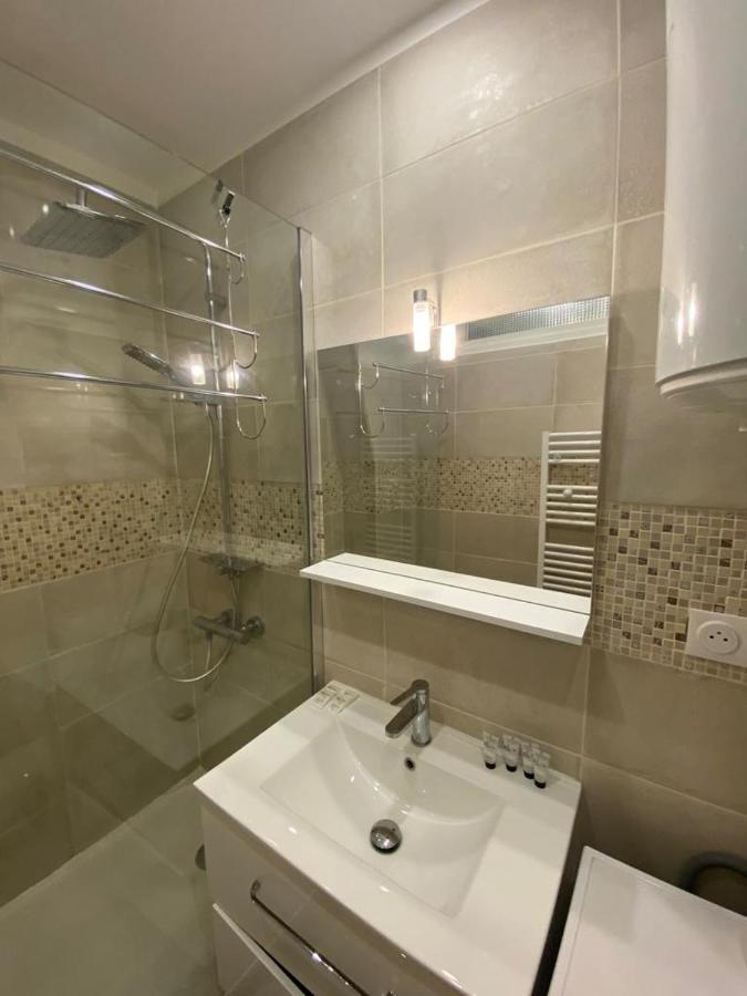 Tour Eiffel Volontaire Apartment