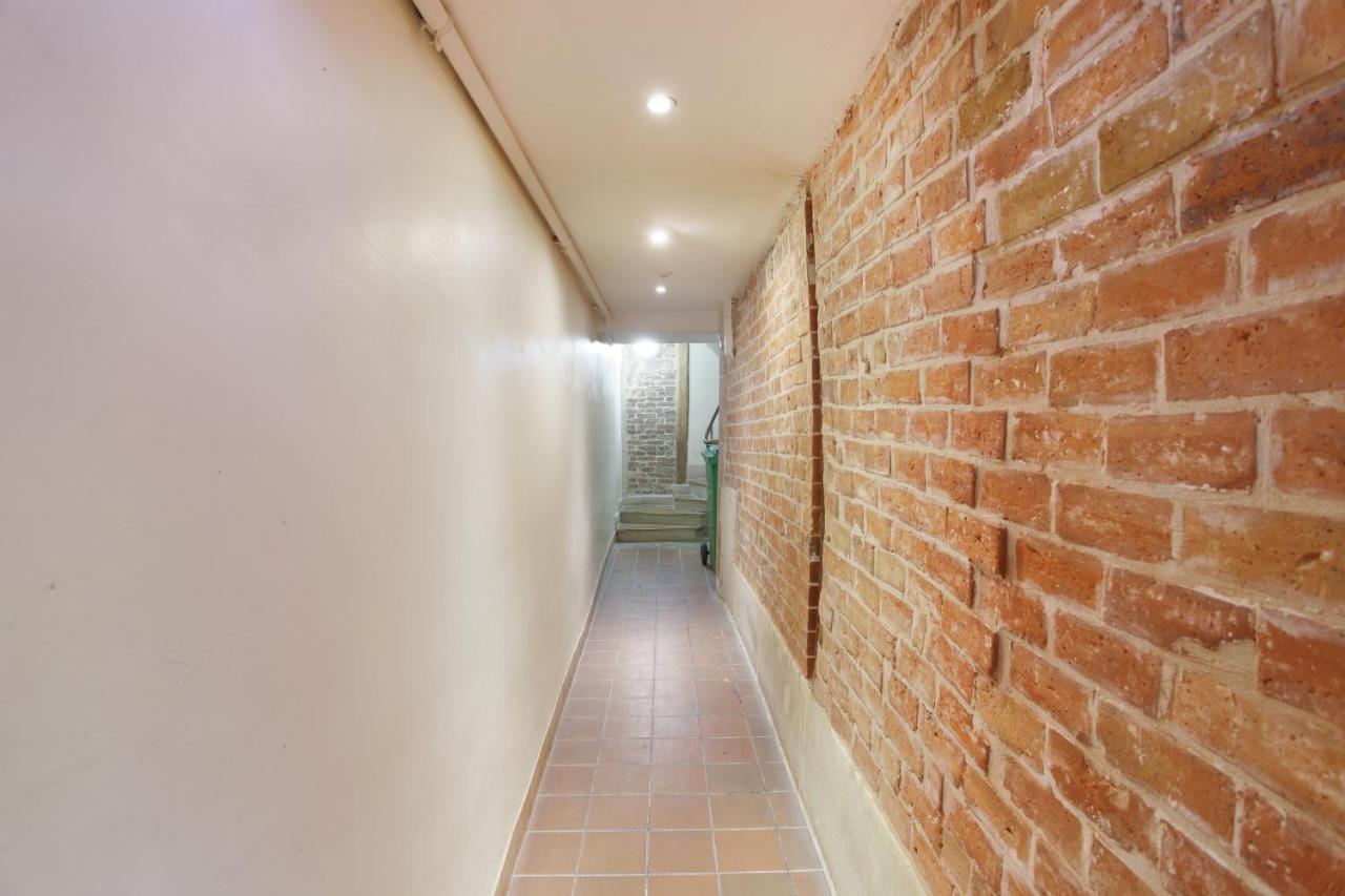 Center Of By Prestige Apartment *