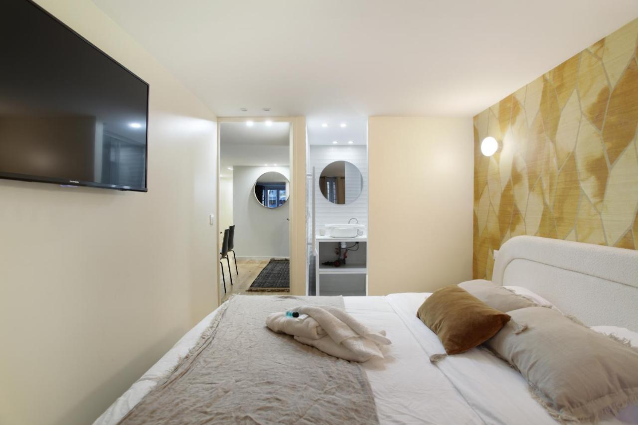 Apartment Center Of By Prestige Paris