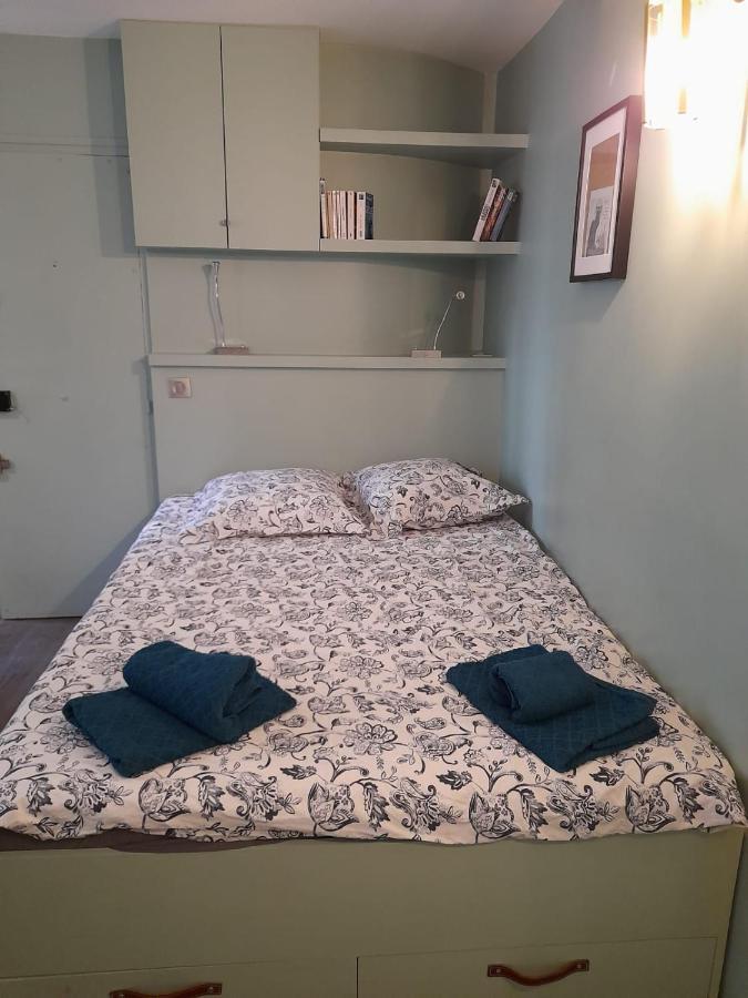 Studio équipé Métro Abbesses à Montmartre Appartamento *