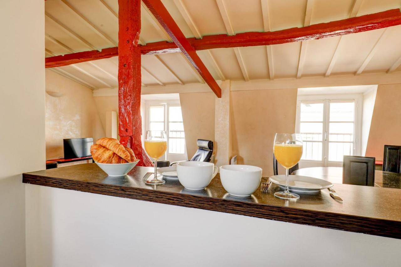 Latin Quarter Duplex Apartment *