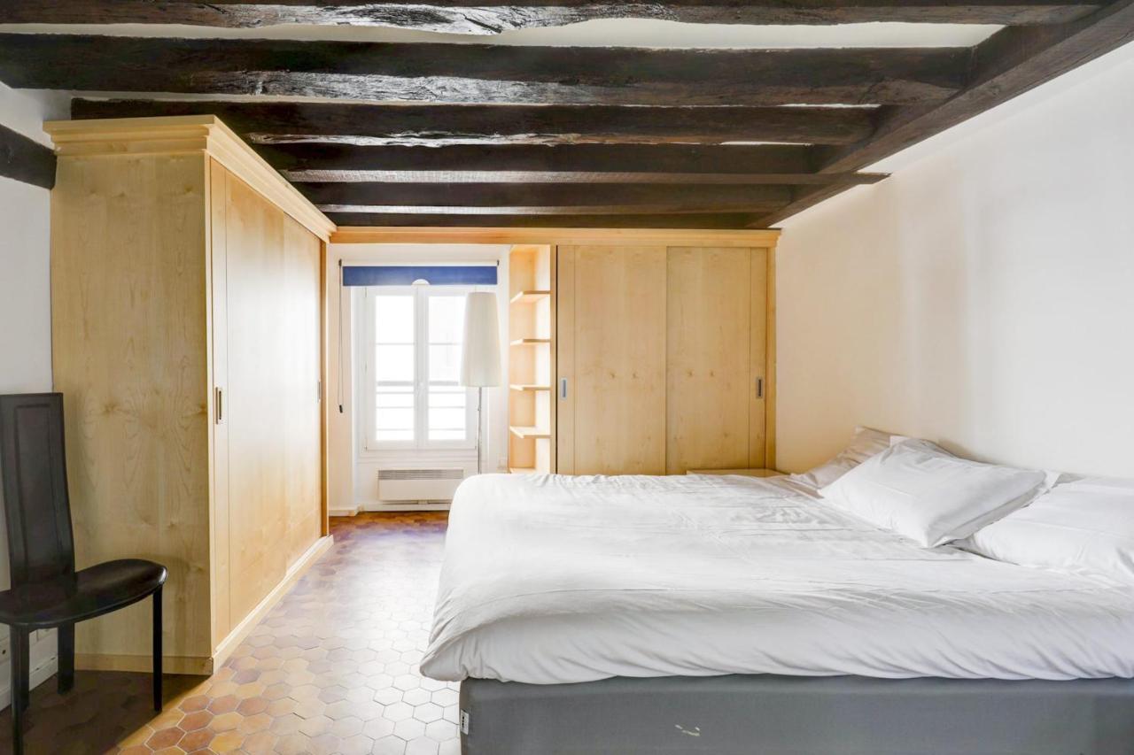 Latin Quarter Duplex Apartment *