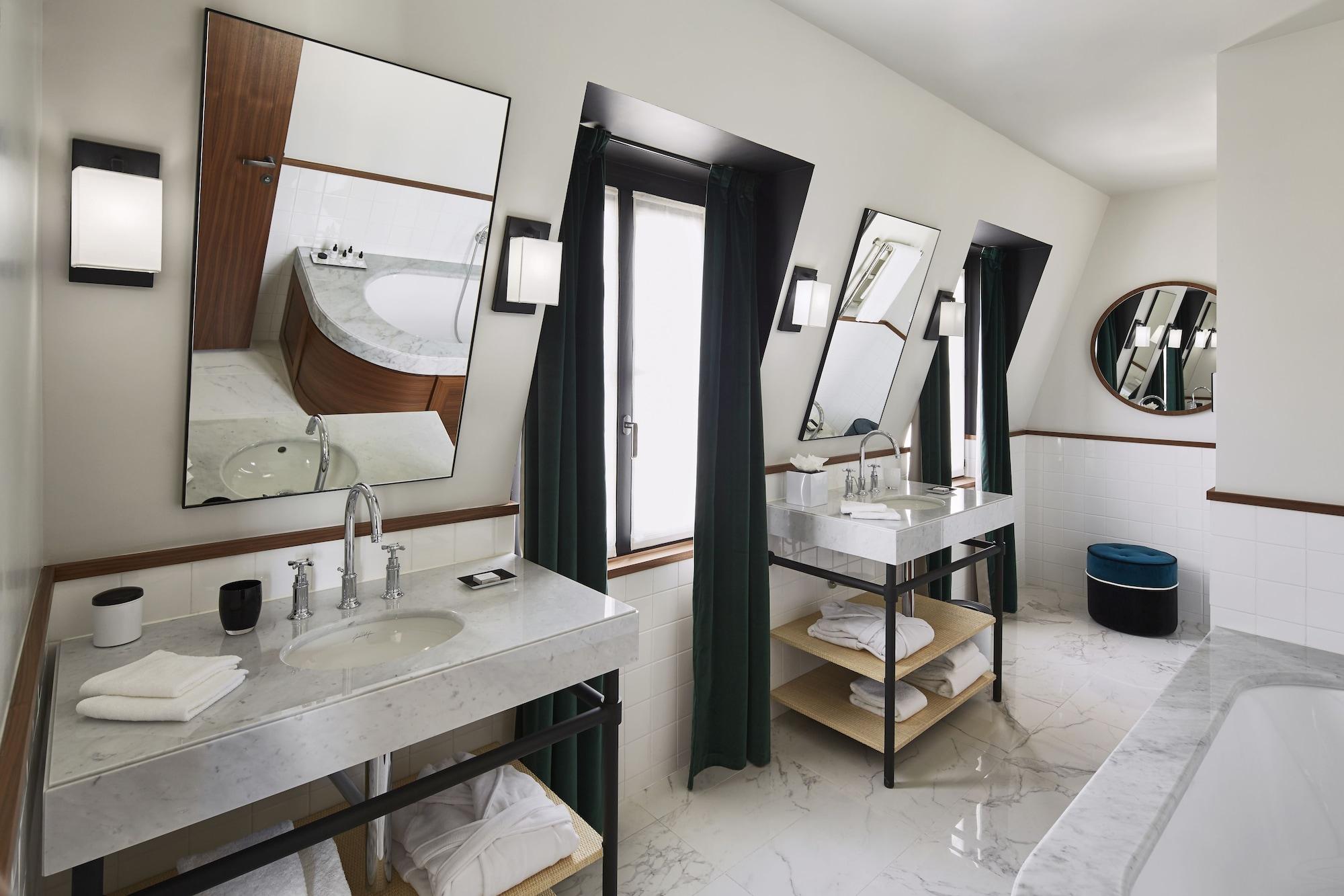Le Roch & Hotel 5*