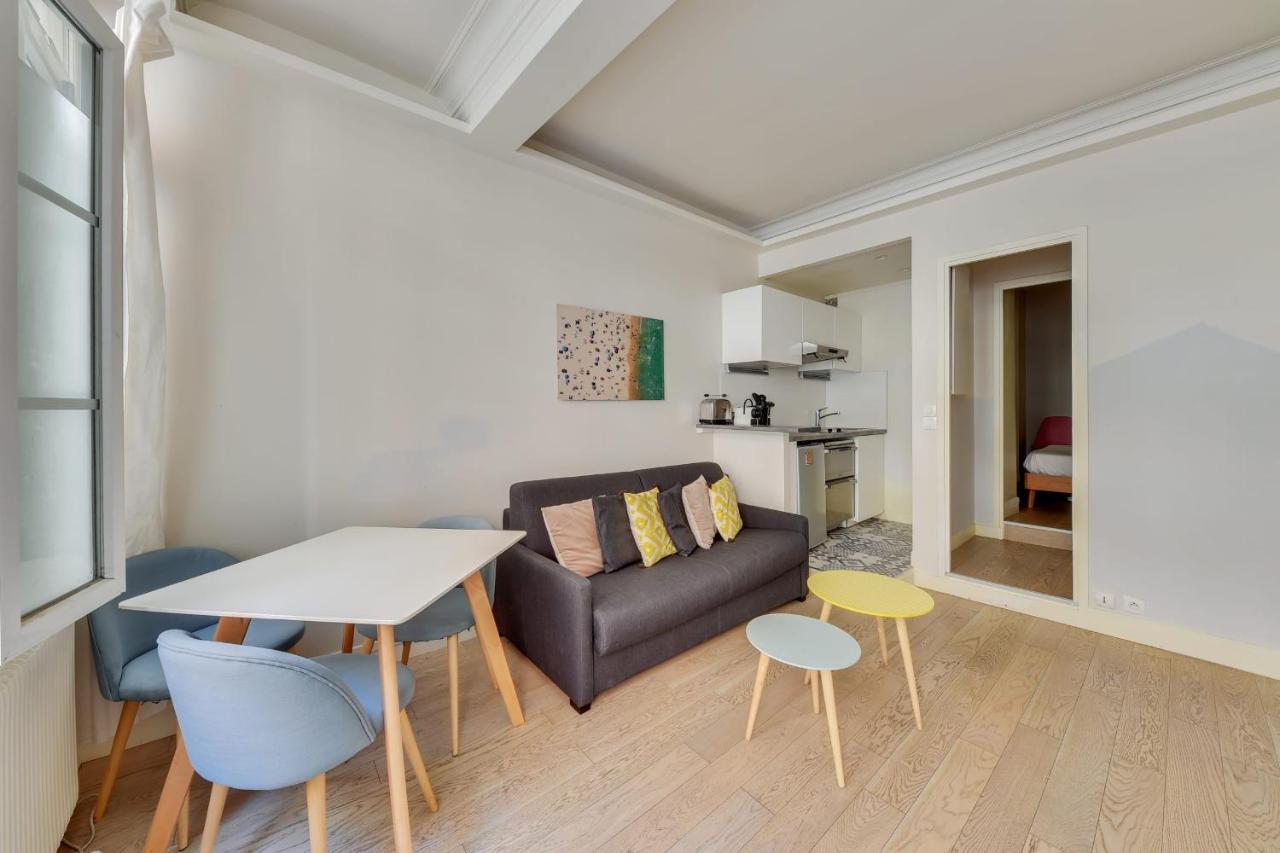 Apartment Aux Pieds Des Invalides Paris