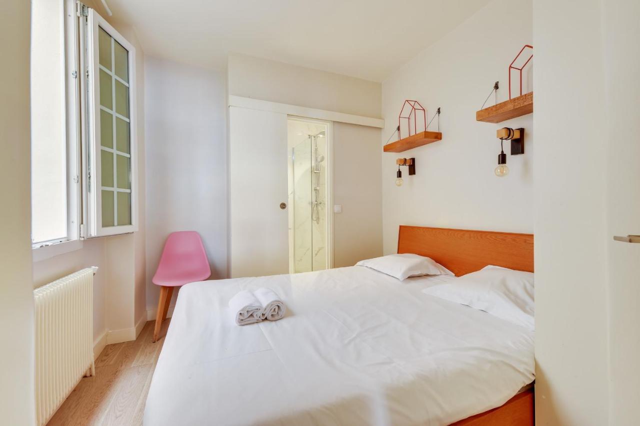 Aux Pieds Des Invalides Apartment