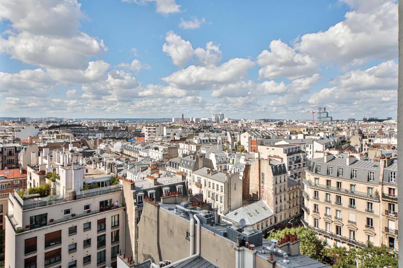 Arc De Triomphe/palais Des Congres/amazing View
