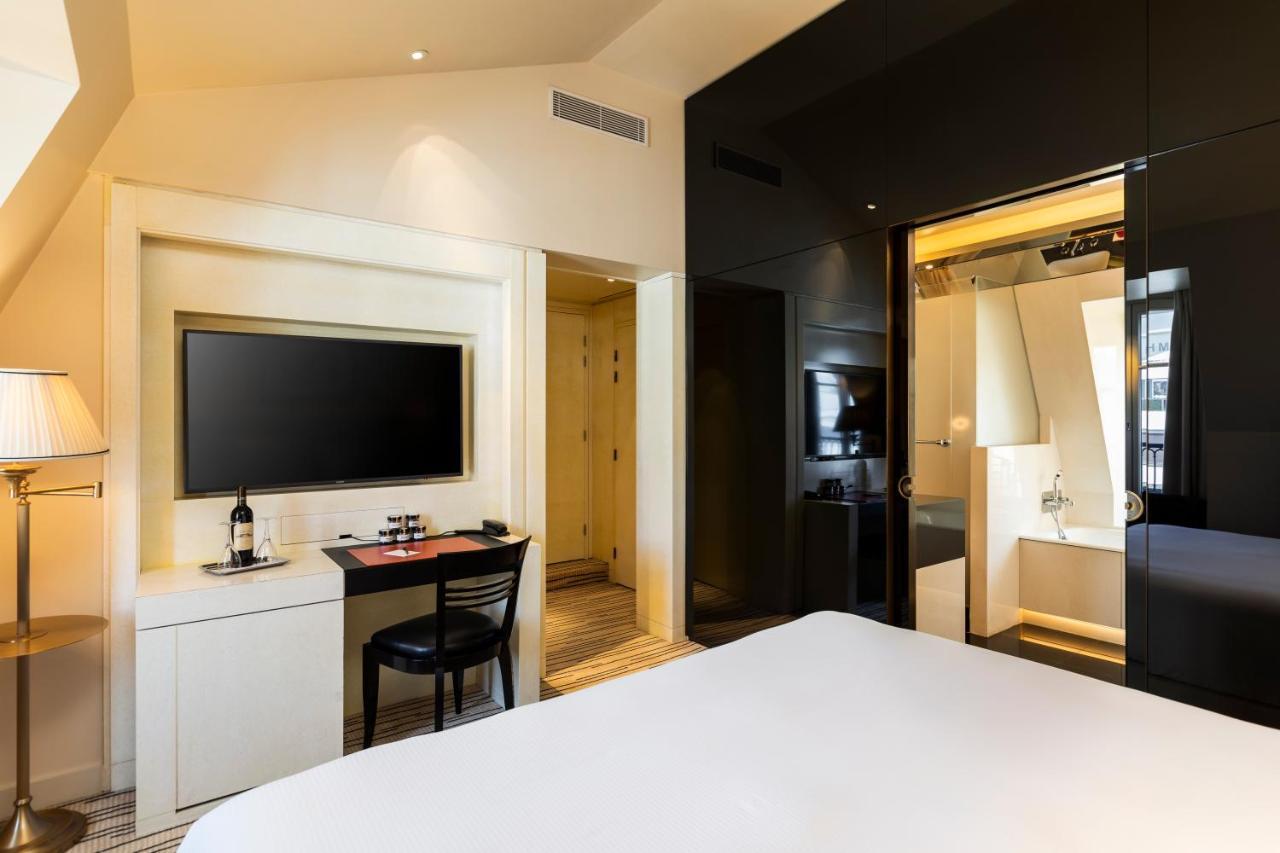 Montaigne Parigi
